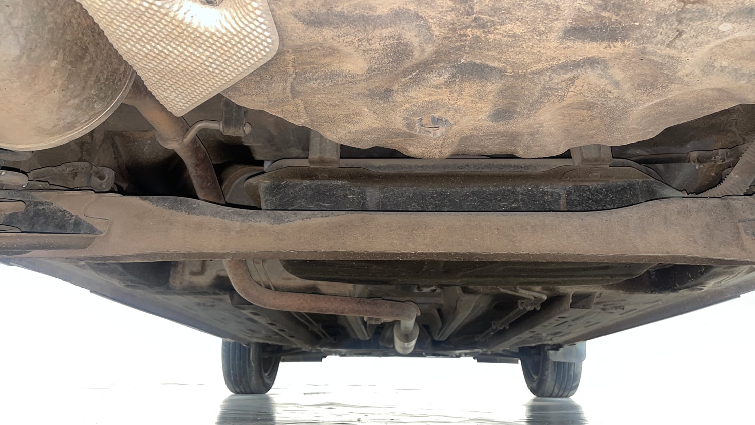 Used 2021 Nissan Magnite XL Turbo CVT Petrol Automatic extra REAR UNDERBODY VIEW (TAKEN FROM REAR)