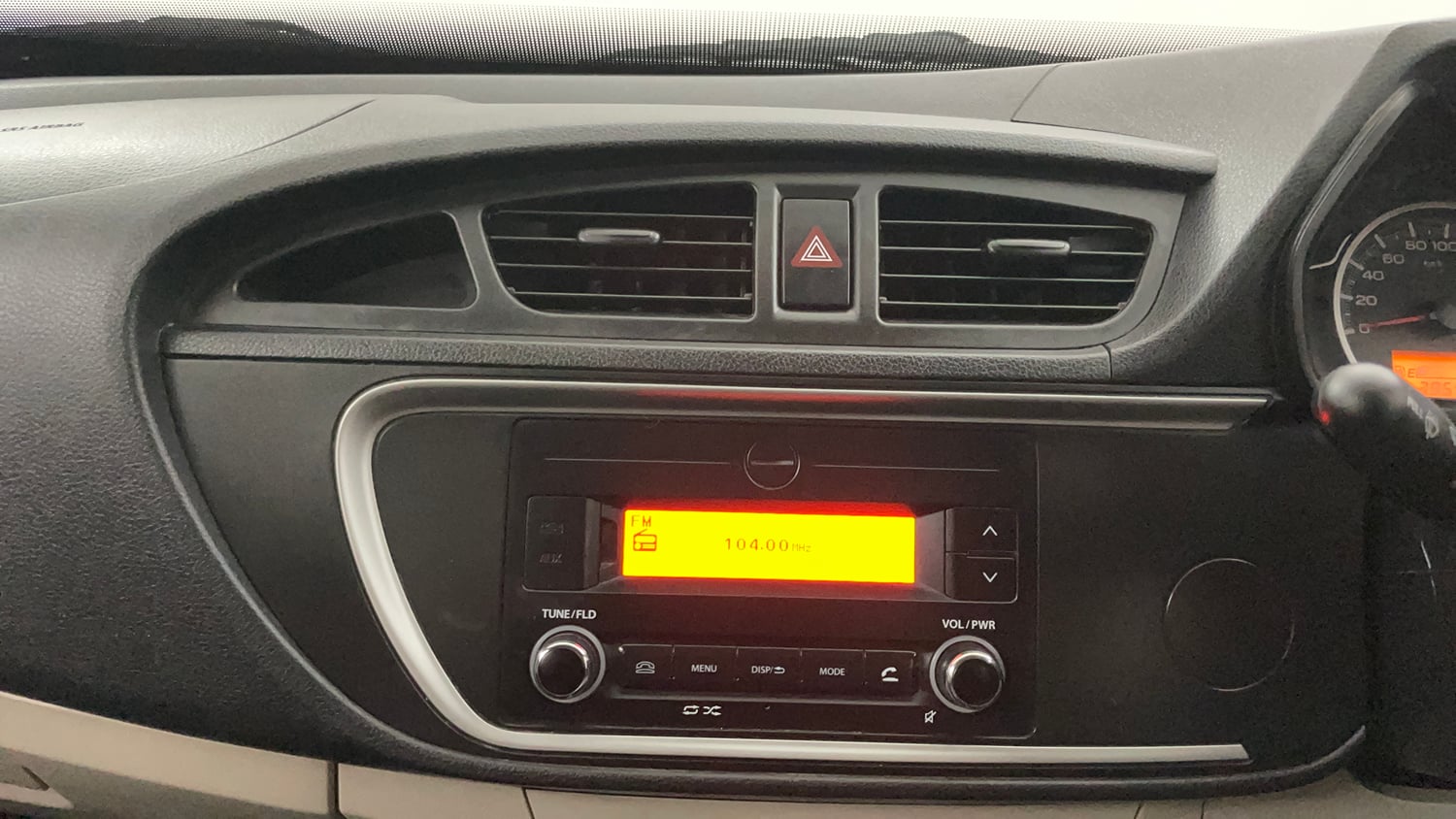 Used 2021 Maruti Suzuki Alto 800 VXi Petrol Manual top_features Integrated (in-dash) music system