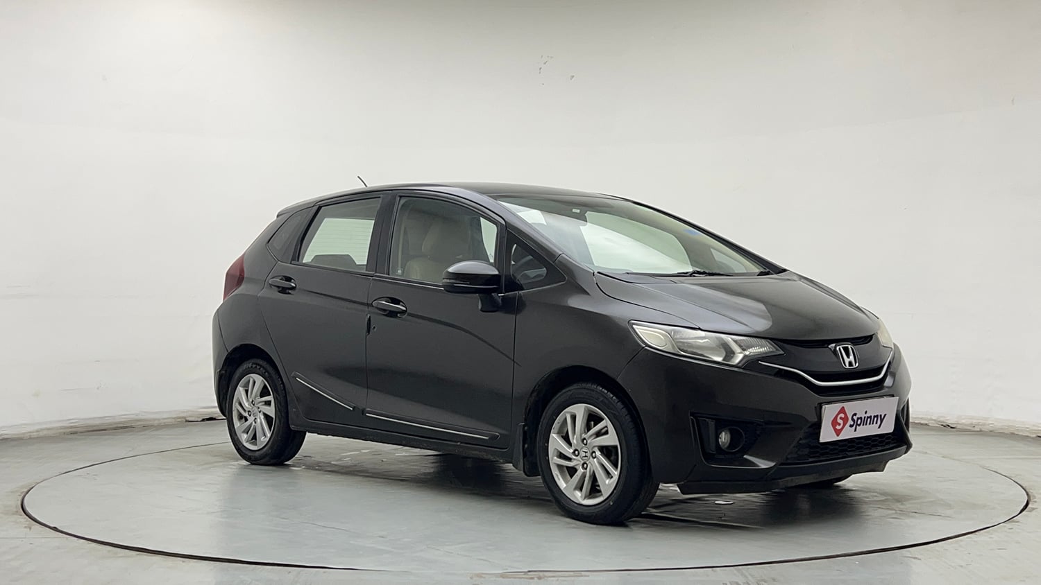 Used 2016 Honda Jazz V AT Petrol Petrol Automatic exterior RIGHT FRONT CORNER VIEW