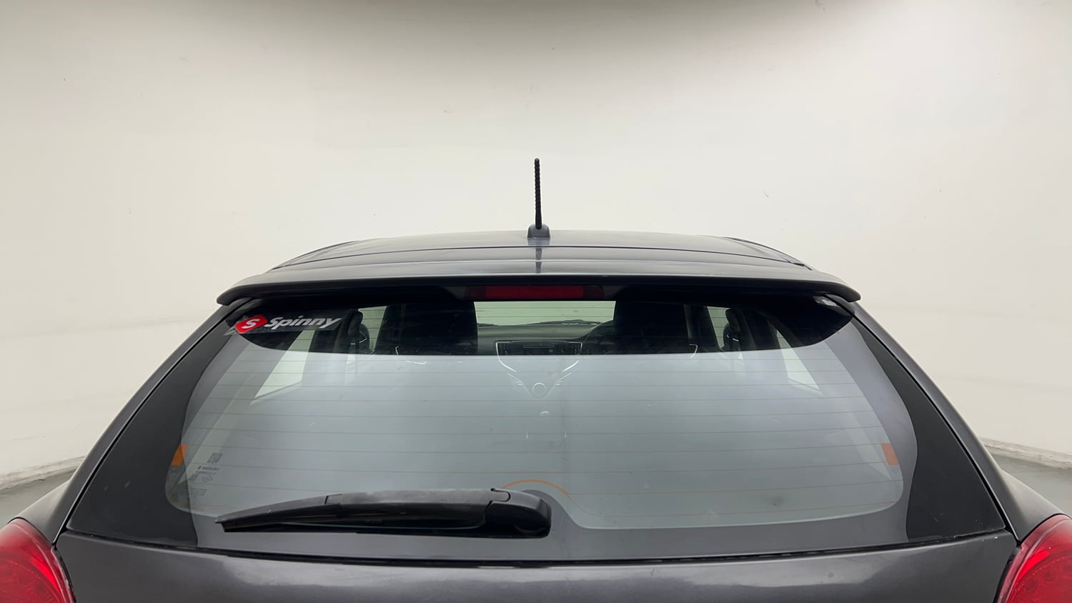 Used 2018 Maruti Suzuki Baleno Delta 1.3 Diesel Manual exterior BACK WINDSHIELD VIEW