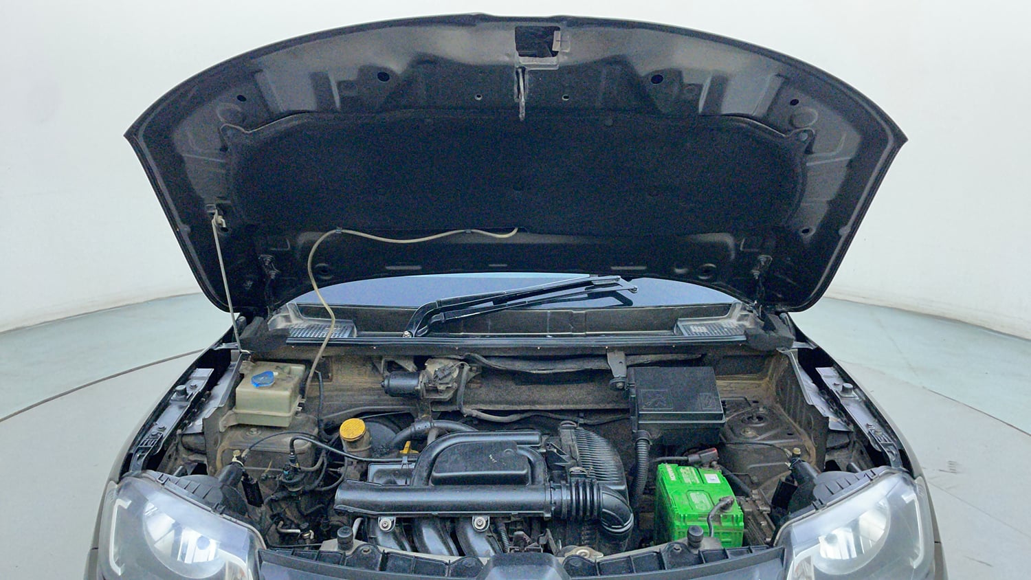 Used 2018 Renault Kwid 1.0 RXT AMT Opt Petrol Automatic engine ENGINE & BONNET OPEN FRONT VIEW