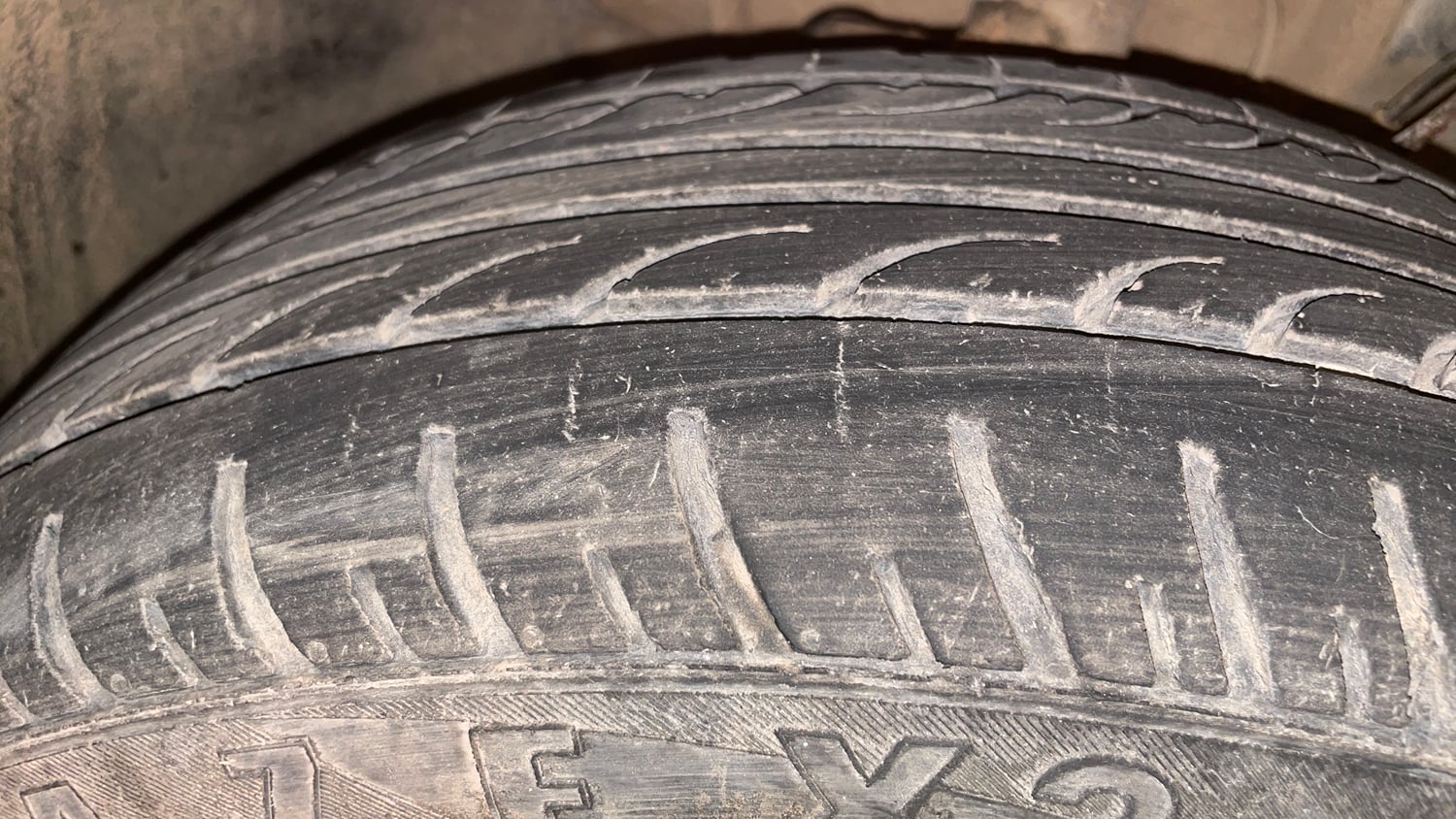 Used 2018 Tata Tiago Revotron XZ Petrol Manual tyres RIGHT FRONT TYRE TREAD VIEW