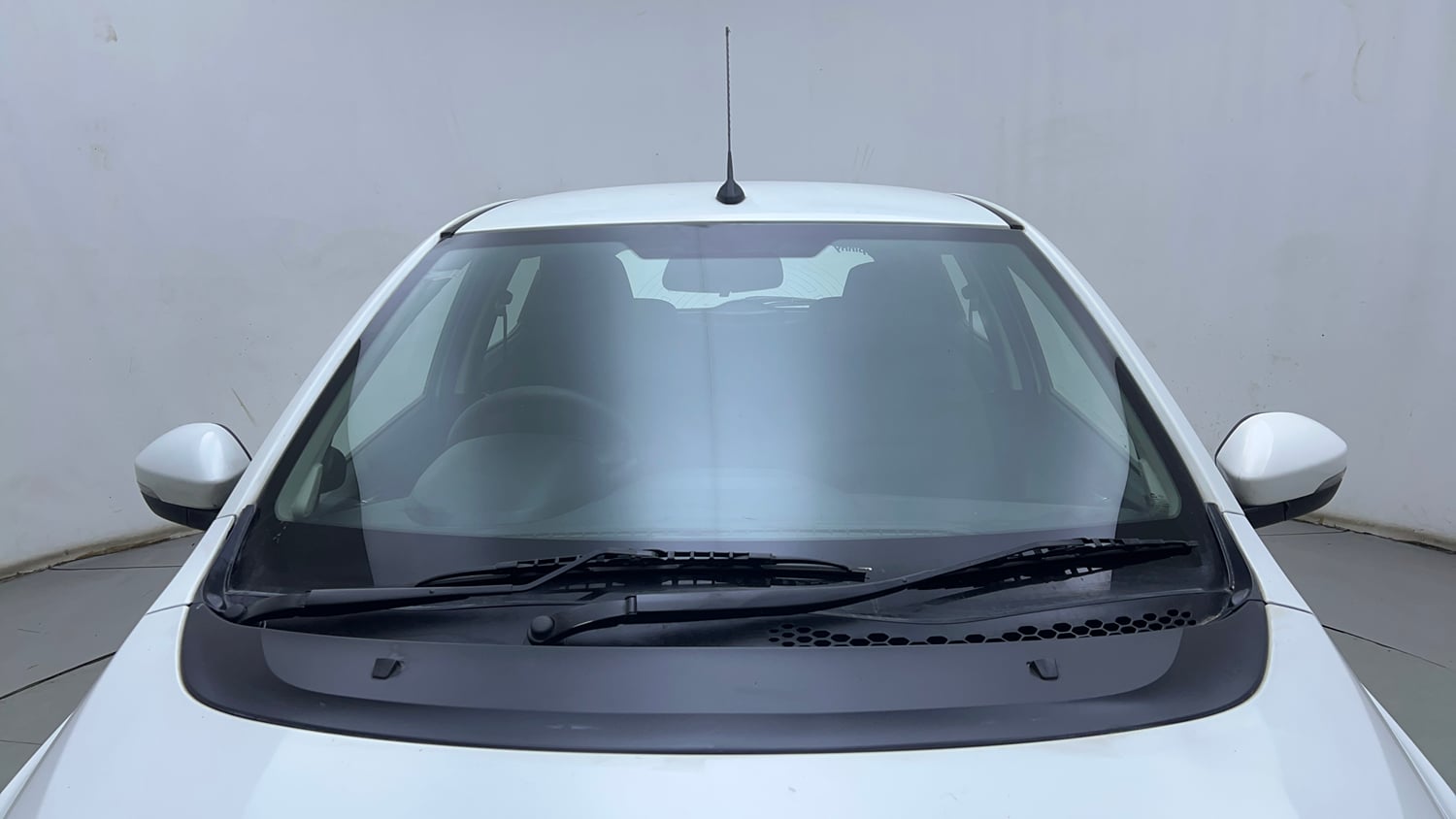 Used 2017 Tata Tiago Revotron XZ Petrol Manual exterior FRONT WINDSHIELD VIEW
