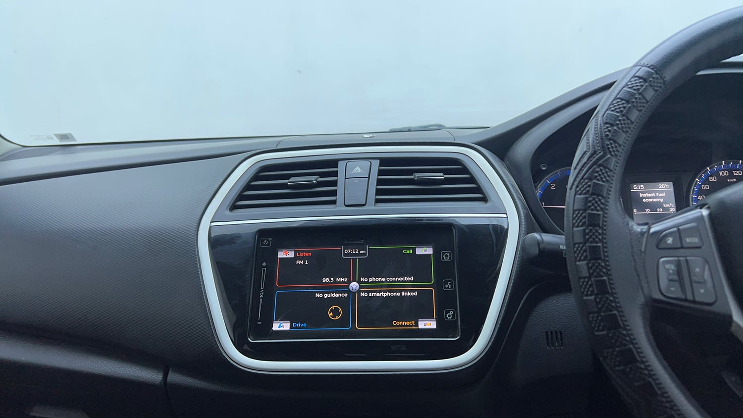 Used 2015 Maruti Suzuki S-Cross Alpha 1.6 Diesel Manual top_features Integrated (in-dash) music system