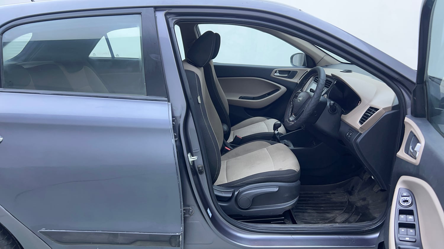 Used 2016 Hyundai Elite i20 Asta 1.2 Petrol Manual interior RIGHT SIDE FRONT DOOR CABIN VIEW