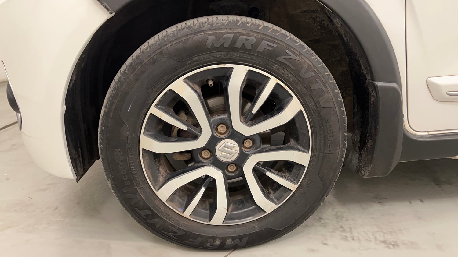 Used 2023 Maruti Suzuki Wagon R VXI 1.0 CNG Cng Manual tyres LEFT FRONT TYRE RIM VIEW