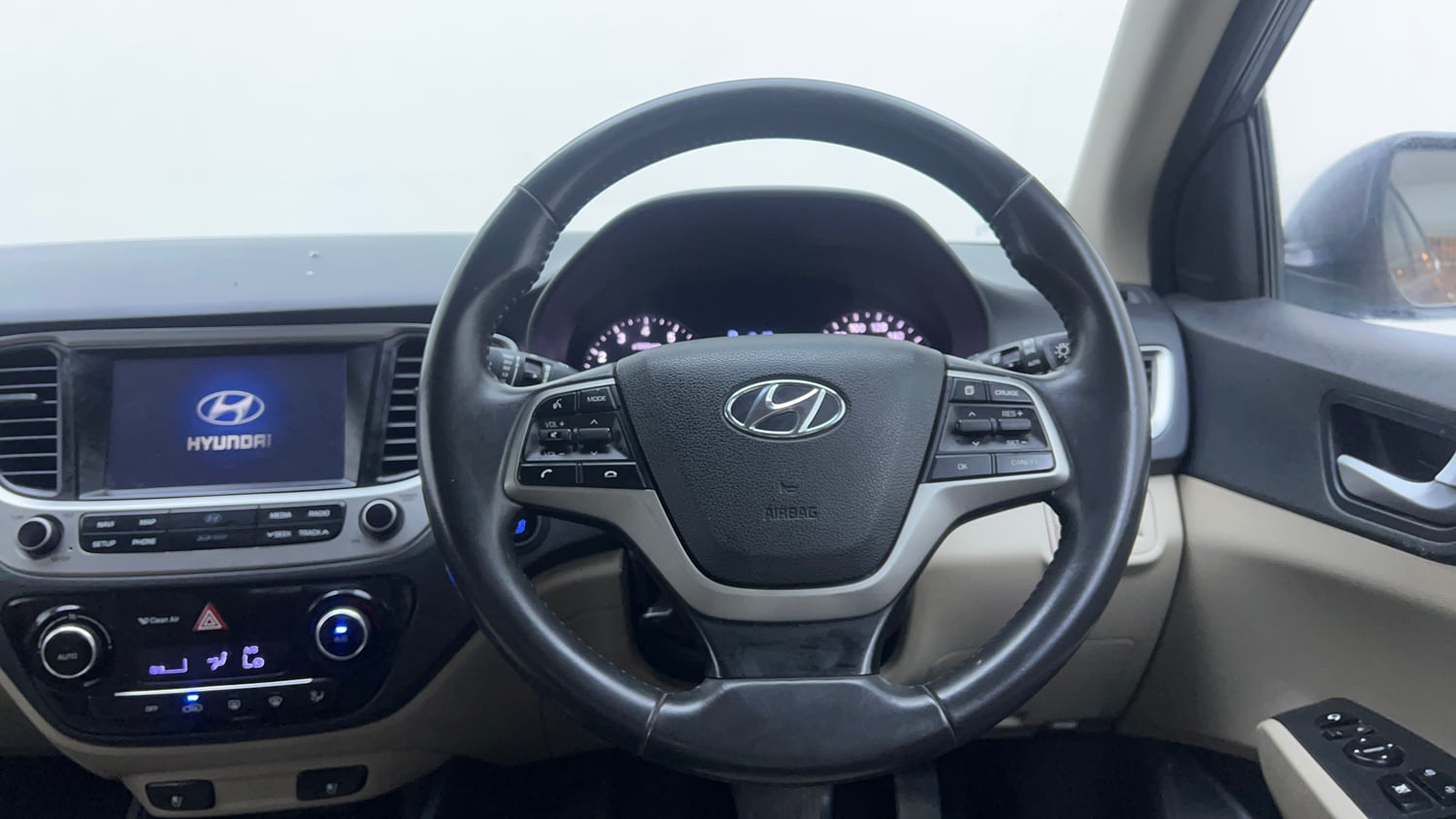 Used 2017 Hyundai Verna SX (O) 1.6 VTVT AT Petrol Automatic interior STEERING VIEW