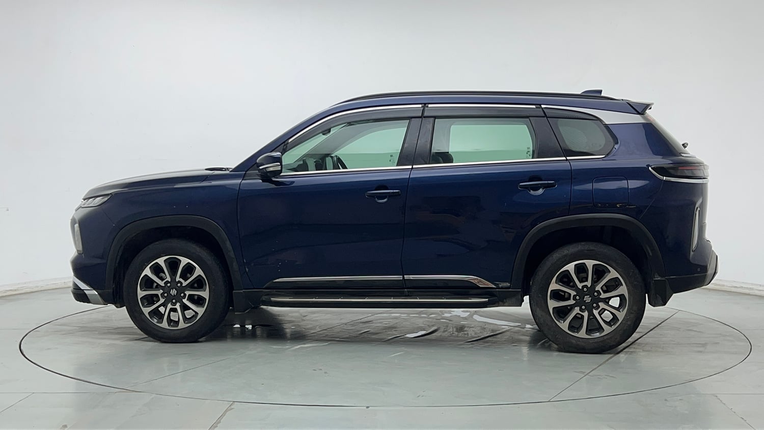 Used 2023 Maruti Suzuki Grand Vitara Alpha Smart Hybrid AT Petrol Automatic exterior LEFT SIDE VIEW