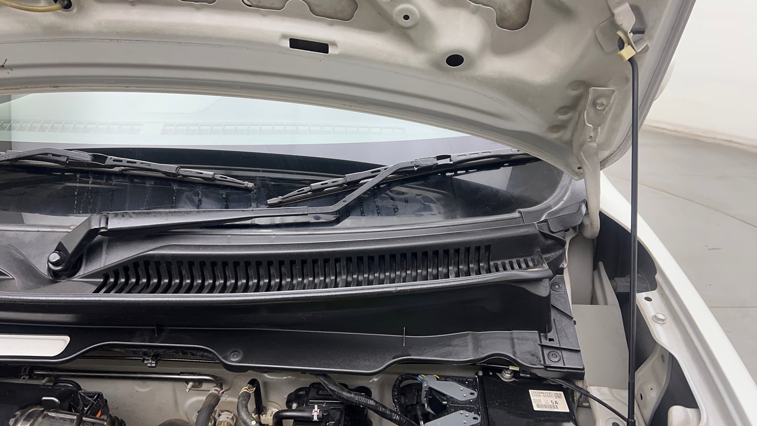 Used 2022 Maruti Suzuki S-Presso VXi Plus Petrol Manual engine ENGINE LEFT SIDE HINGE & APRON VIEW