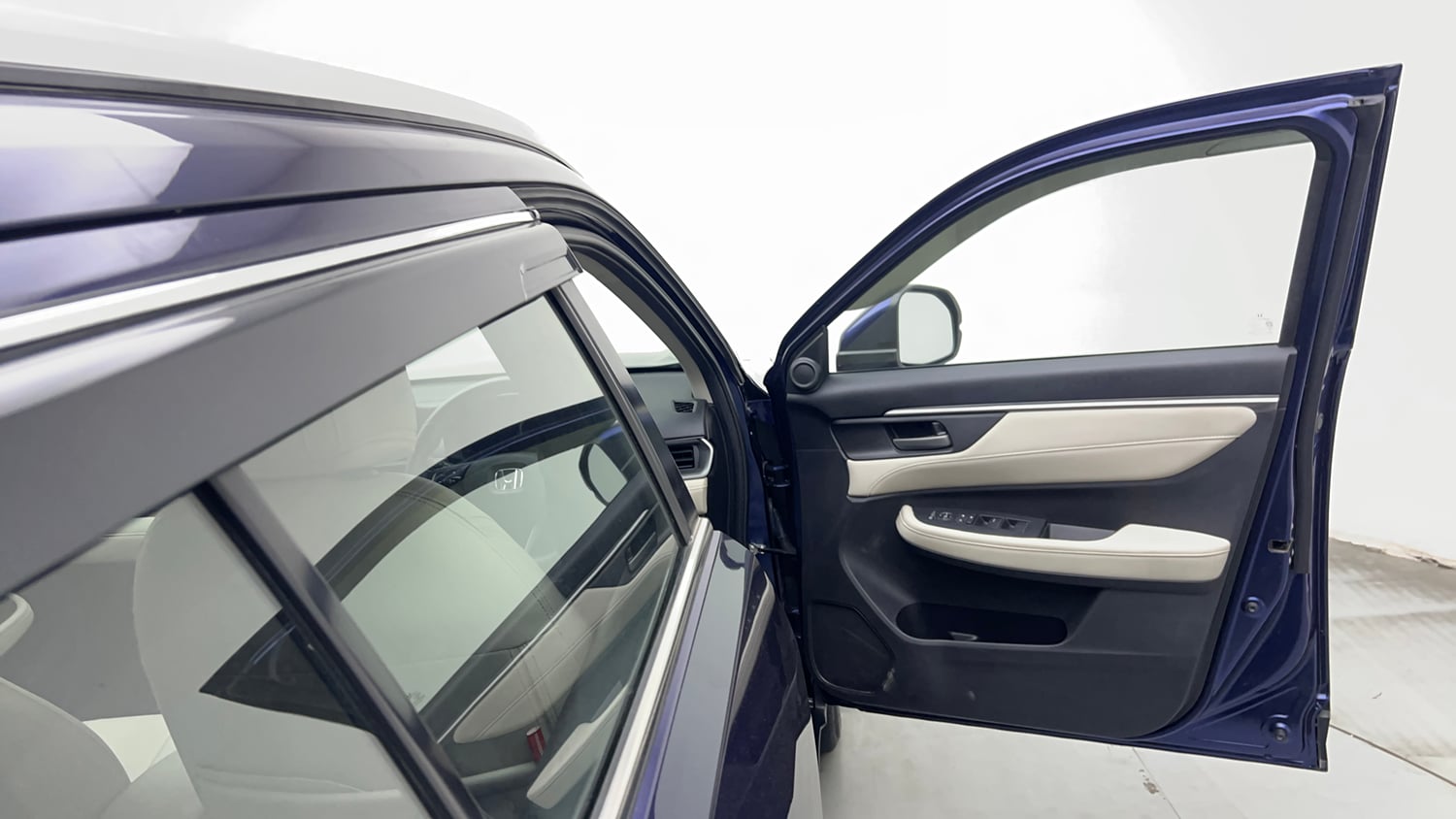 Used 2024 Honda Elevate Apex Edition VX CVT Petrol Automatic interior RIGHT FRONT DOOR OPEN VIEW