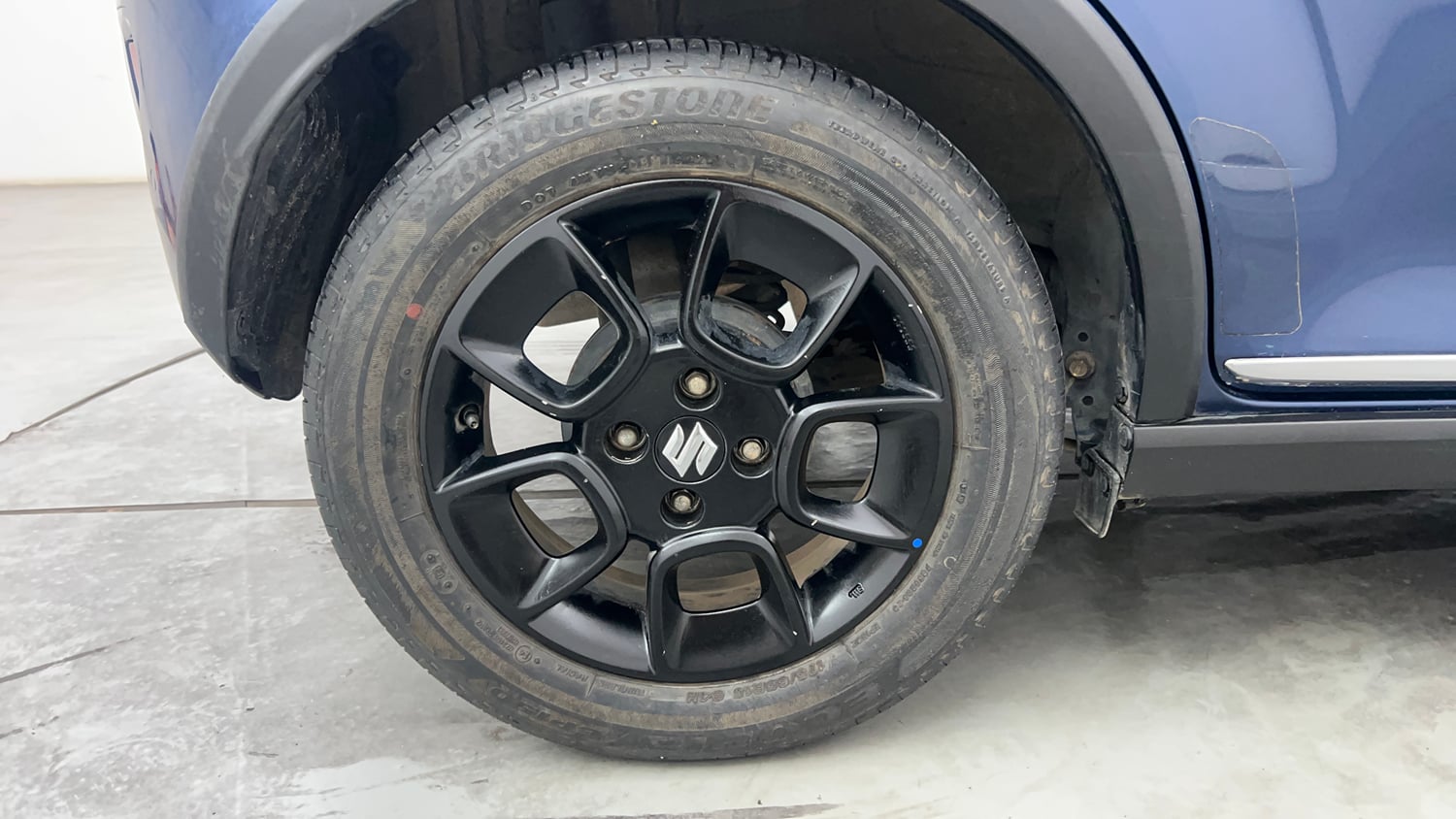 Used 2022 Maruti Suzuki Ignis Zeta 1.2 AMT Petrol Automatic tyres RIGHT REAR TYRE RIM VIEW