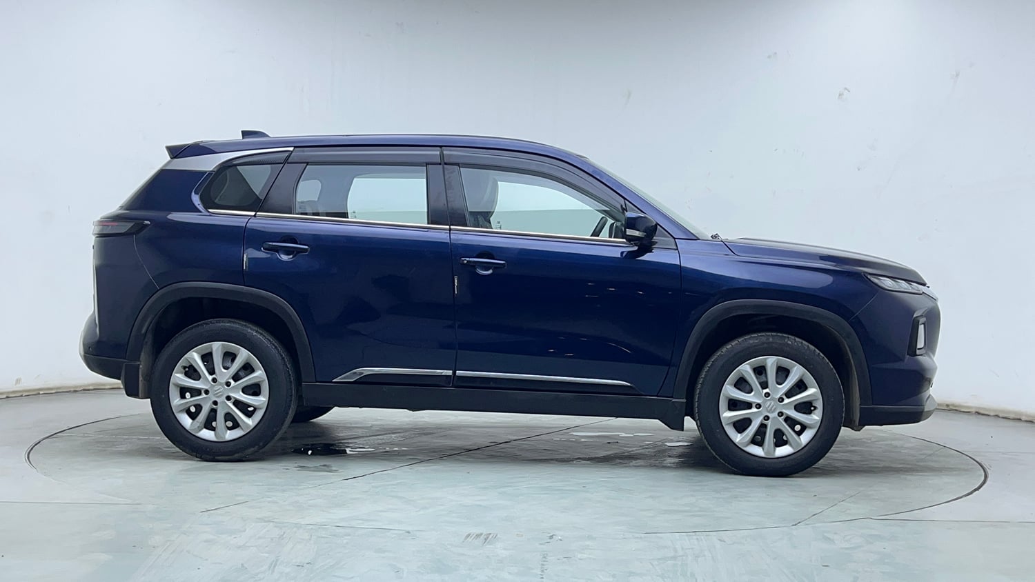 Used 2024 Maruti Suzuki Grand Vitara Sigma Smart Hybrid Petrol Manual exterior RIGHT SIDE VIEW