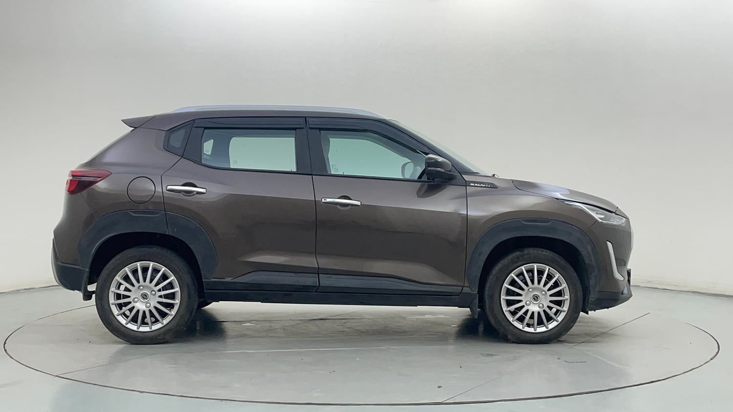 Used 2021 Nissan Magnite XL Turbo CVT Petrol Automatic exterior RIGHT SIDE VIEW