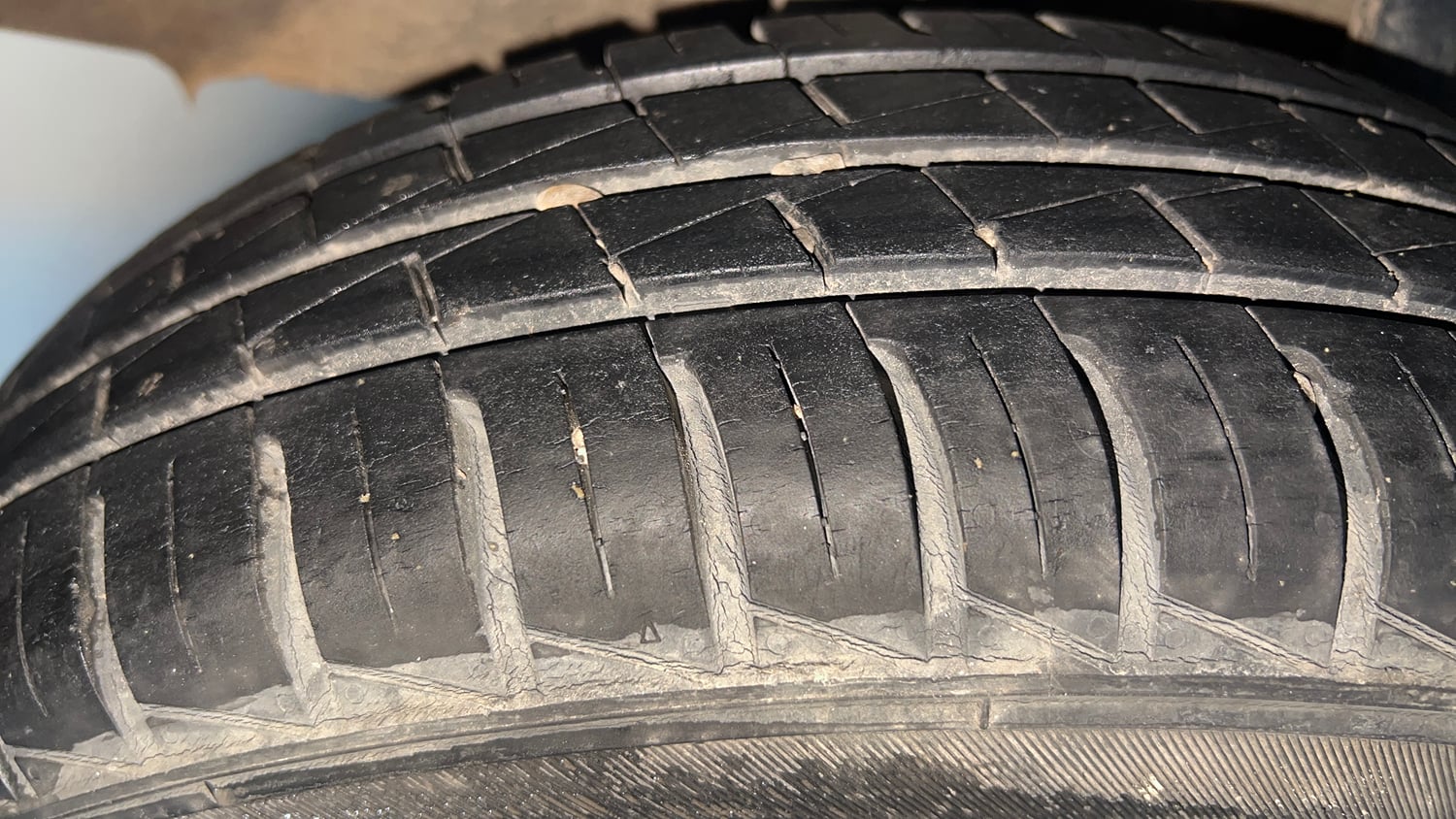Used 2021 Renault Kwid CLIMBER 1.0 AMT Opt Petrol Automatic tyres RIGHT REAR TYRE TREAD VIEW
