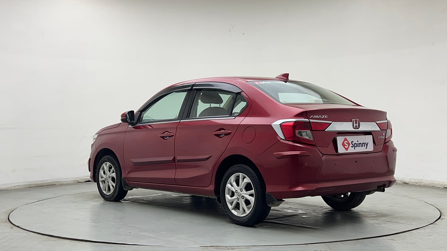 Used 2020 Honda Amaze 1.2 V MT Petrol Petrol Manual exterior LEFT REAR CORNER VIEW