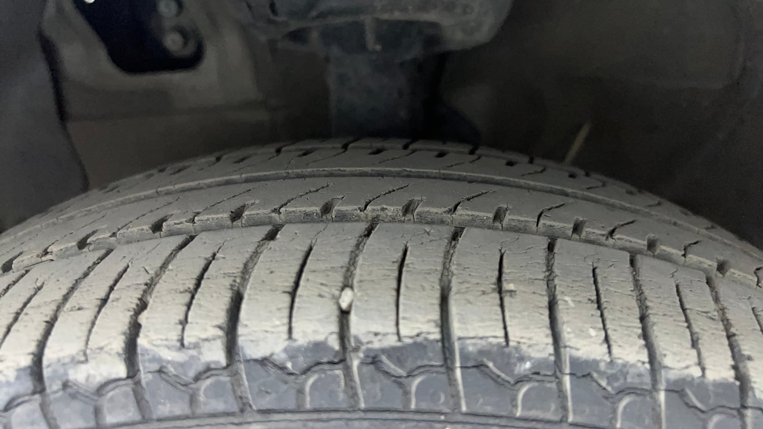 Used 2020 Hyundai Santro Sportz Petrol Manual tyres LEFT FRONT TYRE TREAD VIEW