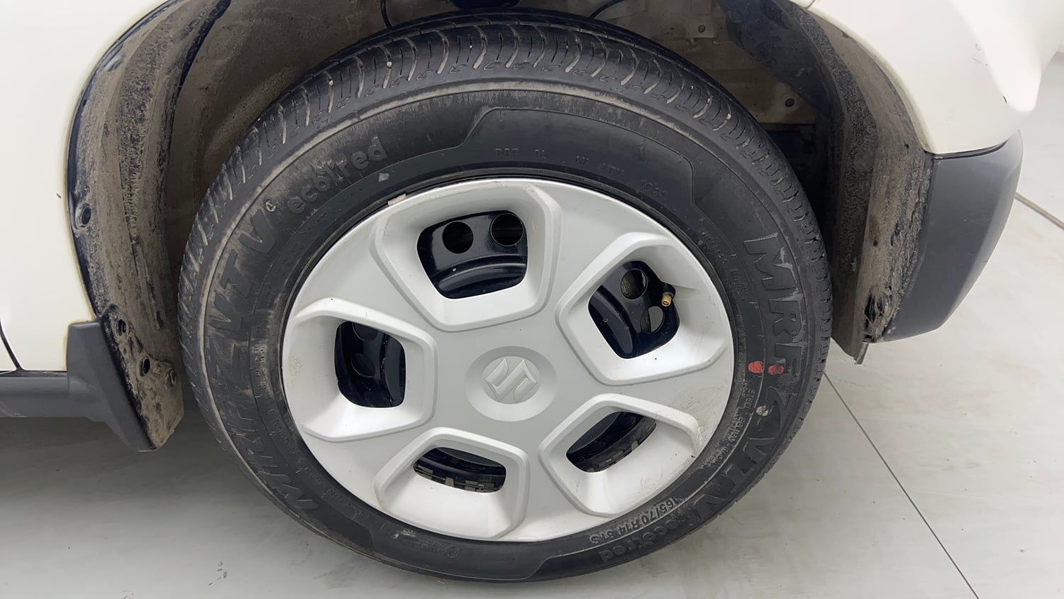 Used 2022 Maruti Suzuki S-Presso VXi Plus Petrol Manual tyres RIGHT FRONT TYRE RIM VIEW
