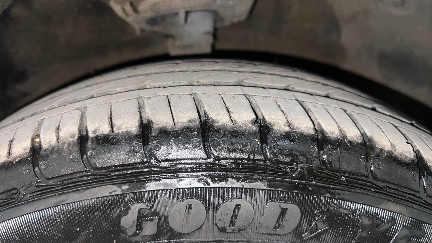 Used 2024 Hyundai Grand i10 Nios Sportz 1.2 Kappa AMT Petrol Automatic tyres RIGHT FRONT TYRE TREAD VIEW
