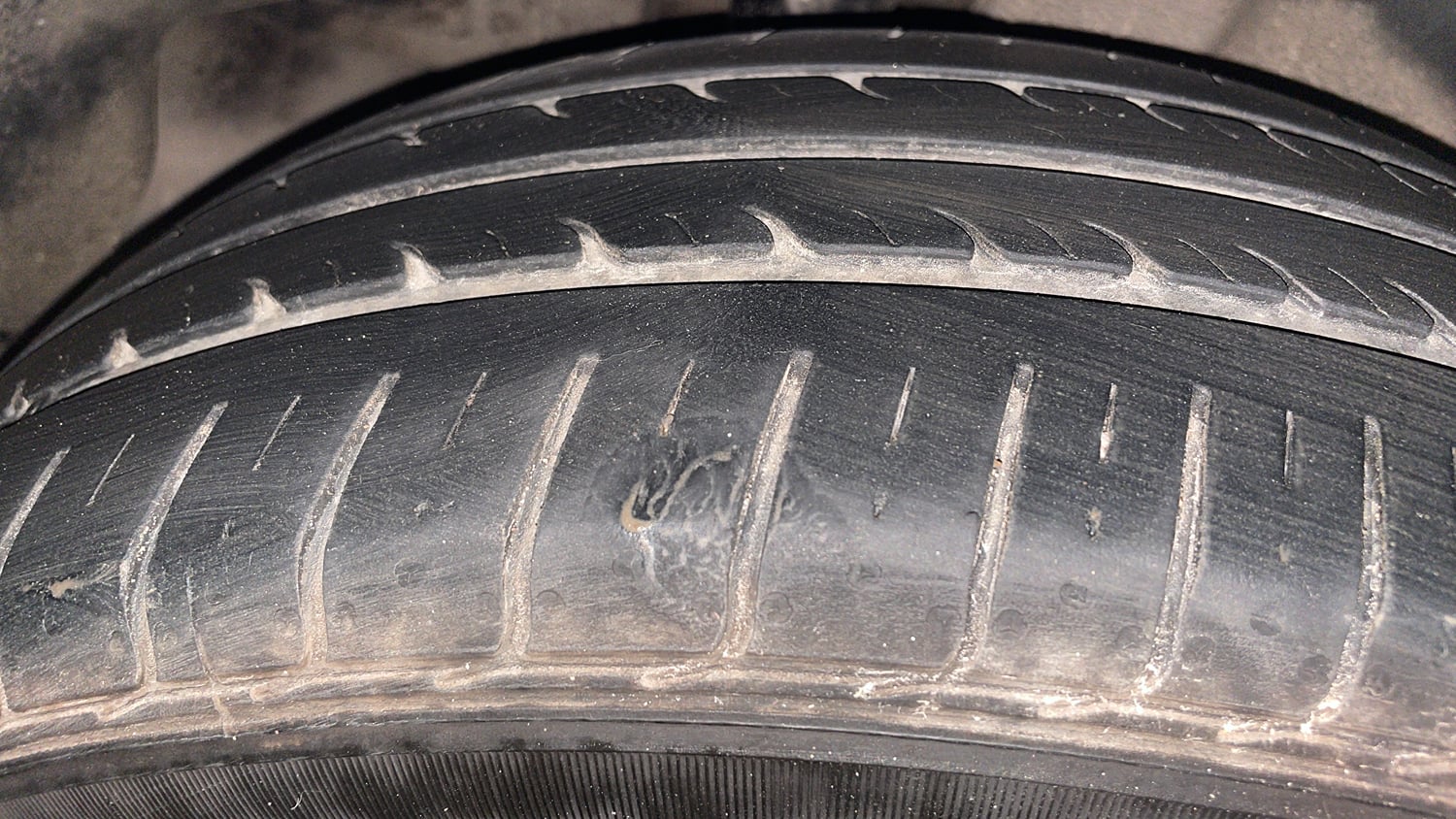 Used 2020 Maruti Suzuki Ciaz Delta Hybrid 1.5 AT Petrol Automatic tyres RIGHT REAR TYRE TREAD VIEW
