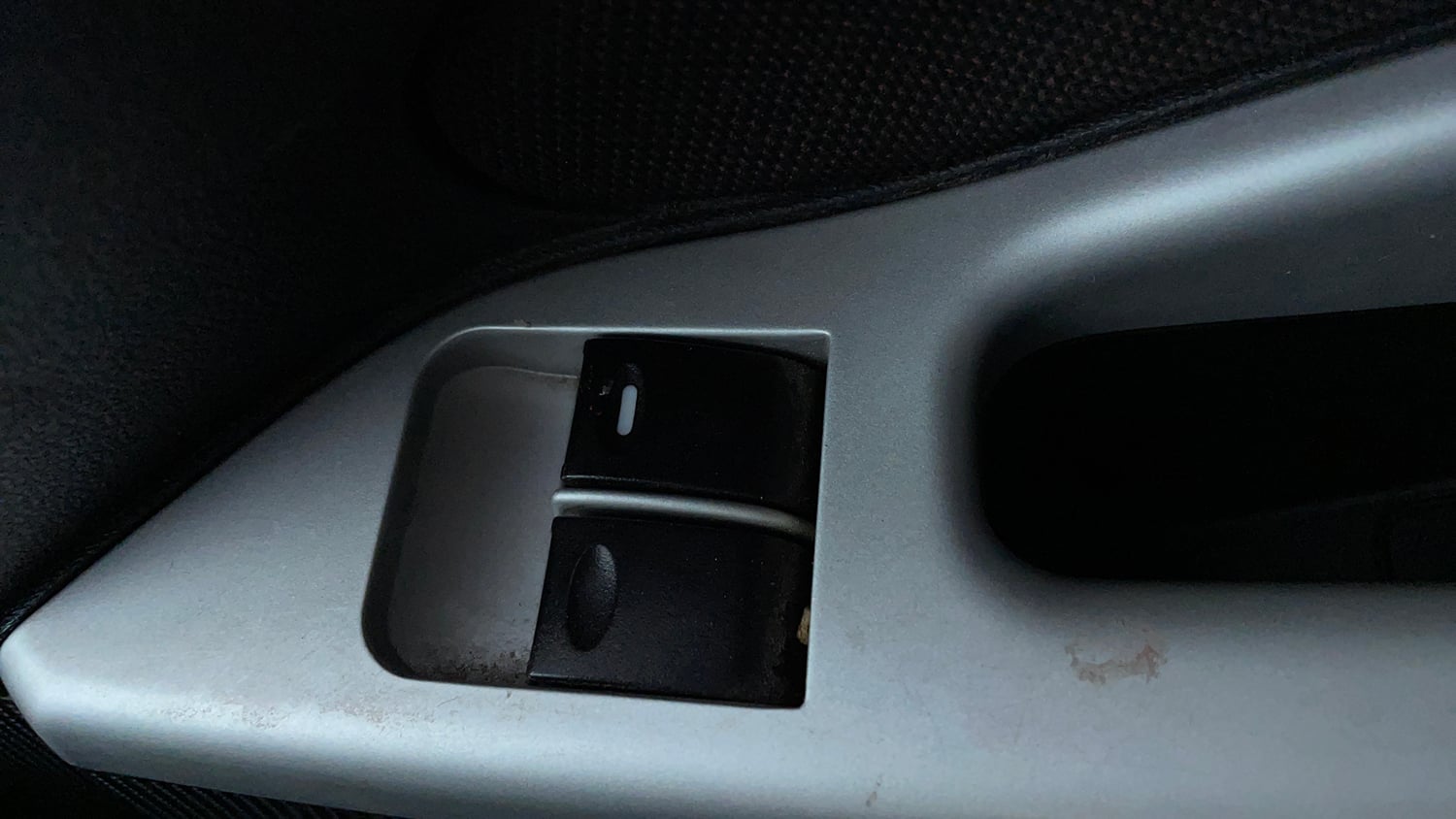 Used 2012 Ford Figo Duratec Petrol ZXI 1.2 Petrol Manual top_features Power windows