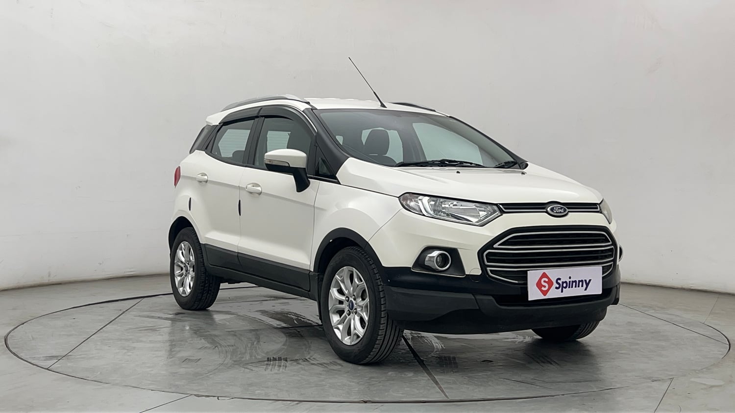 Used 2015 Ford EcoSport Titanium 1.5 Ti-VCT AT Petrol Automatic exterior RIGHT FRONT CORNER VIEW