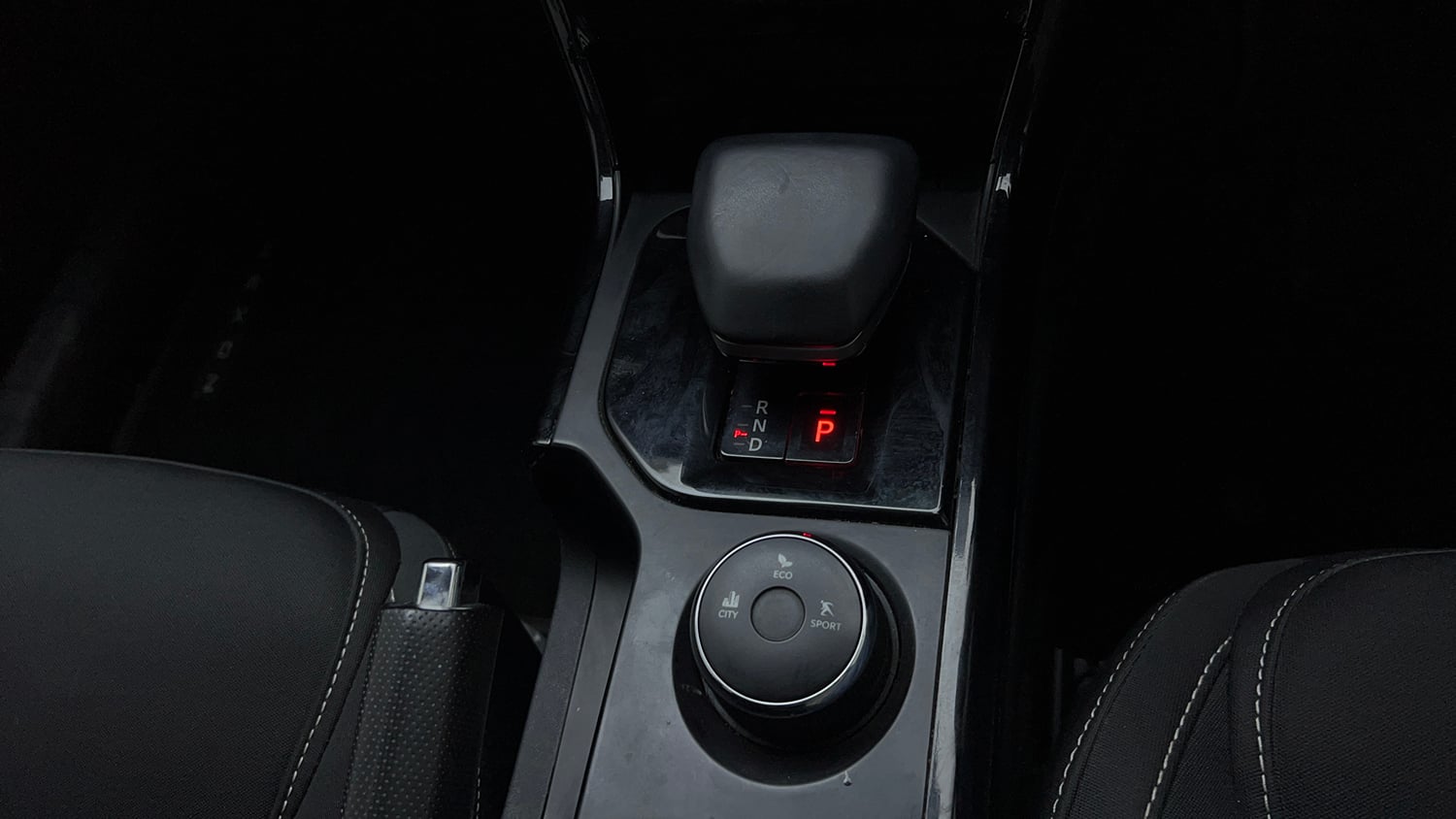 Used 2024 Tata Nexon Creative Plus 1.2 Revotron Petrol 7DCA Petrol Automatic interior GEAR  KNOB VIEW