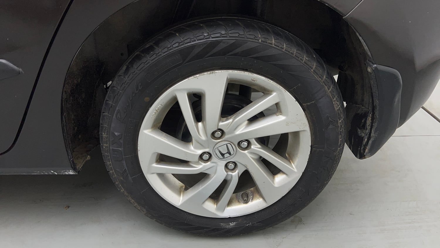 Used 2016 Honda Jazz V AT Petrol Petrol Automatic tyres LEFT REAR TYRE RIM VIEW