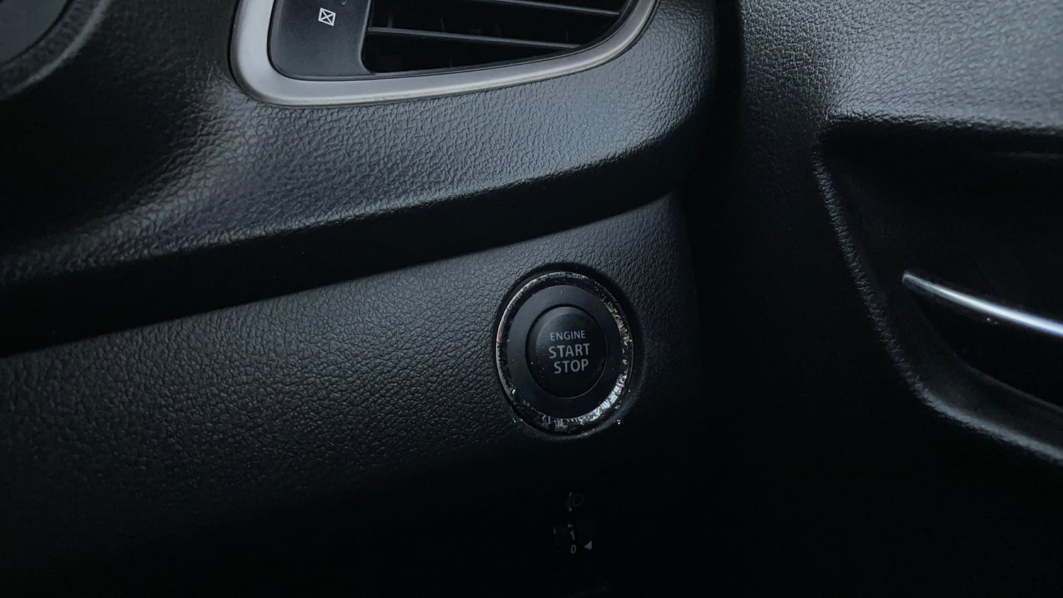 Used 2019 Maruti Suzuki Baleno Zeta 1.2 Petrol Manual top_features Keyless start