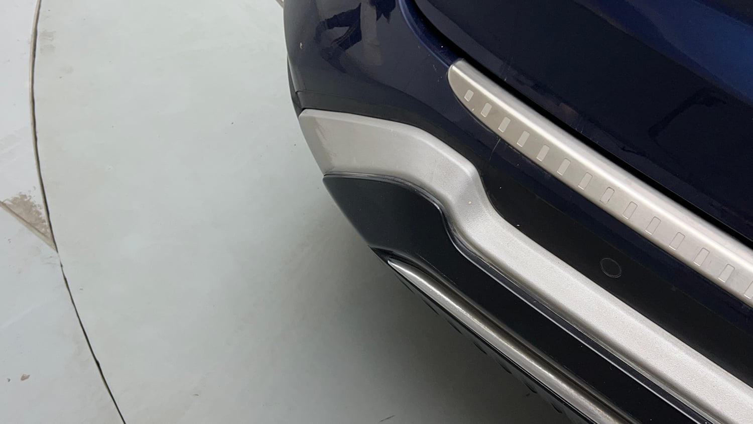 Used 2023 Maruti Suzuki Grand Vitara Alpha Smart Hybrid AT Petrol Automatic dents MINOR SCRATCH