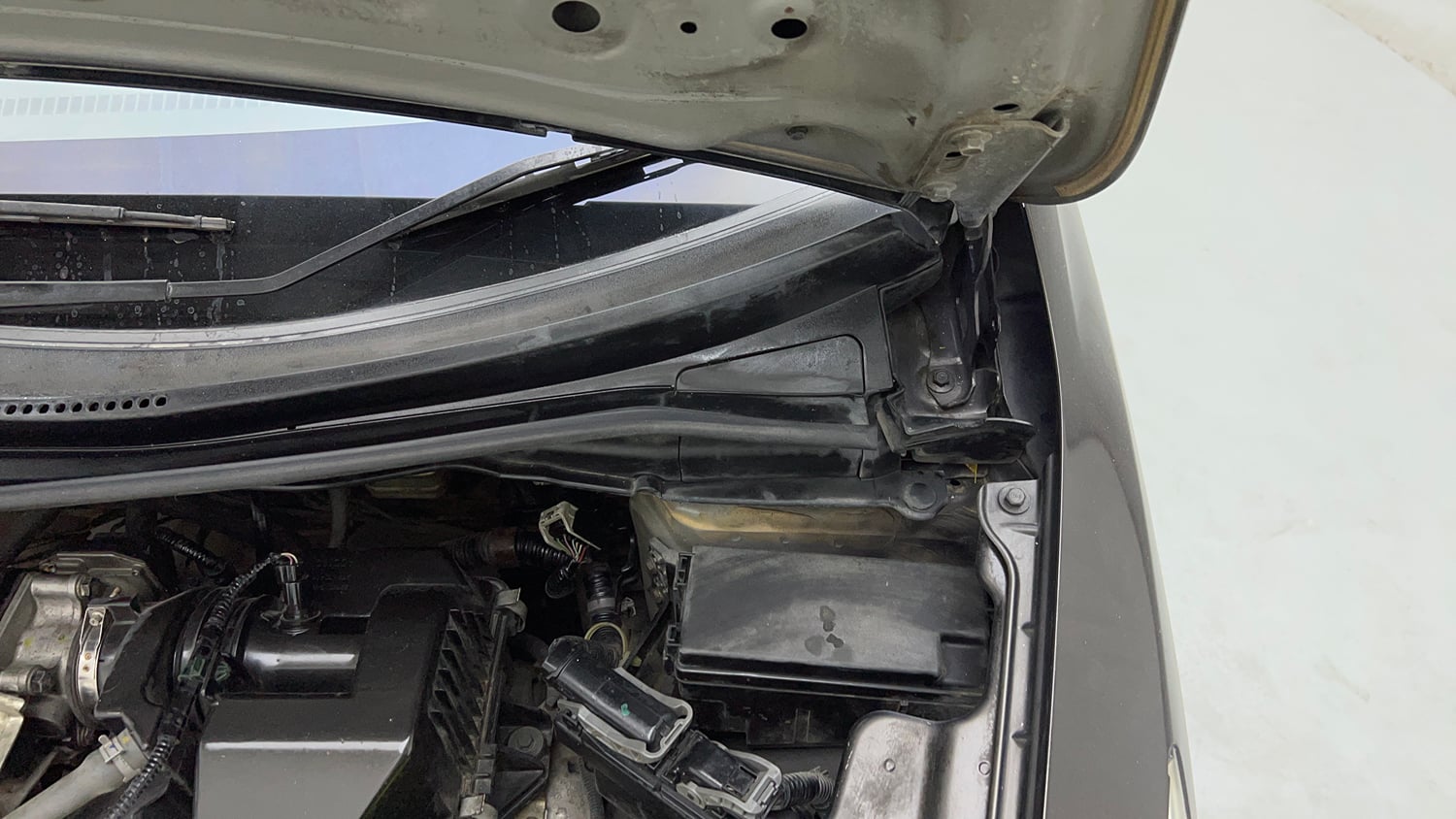 Used 2016 Honda Jazz V AT Petrol Petrol Automatic engine ENGINE LEFT SIDE HINGE & APRON VIEW