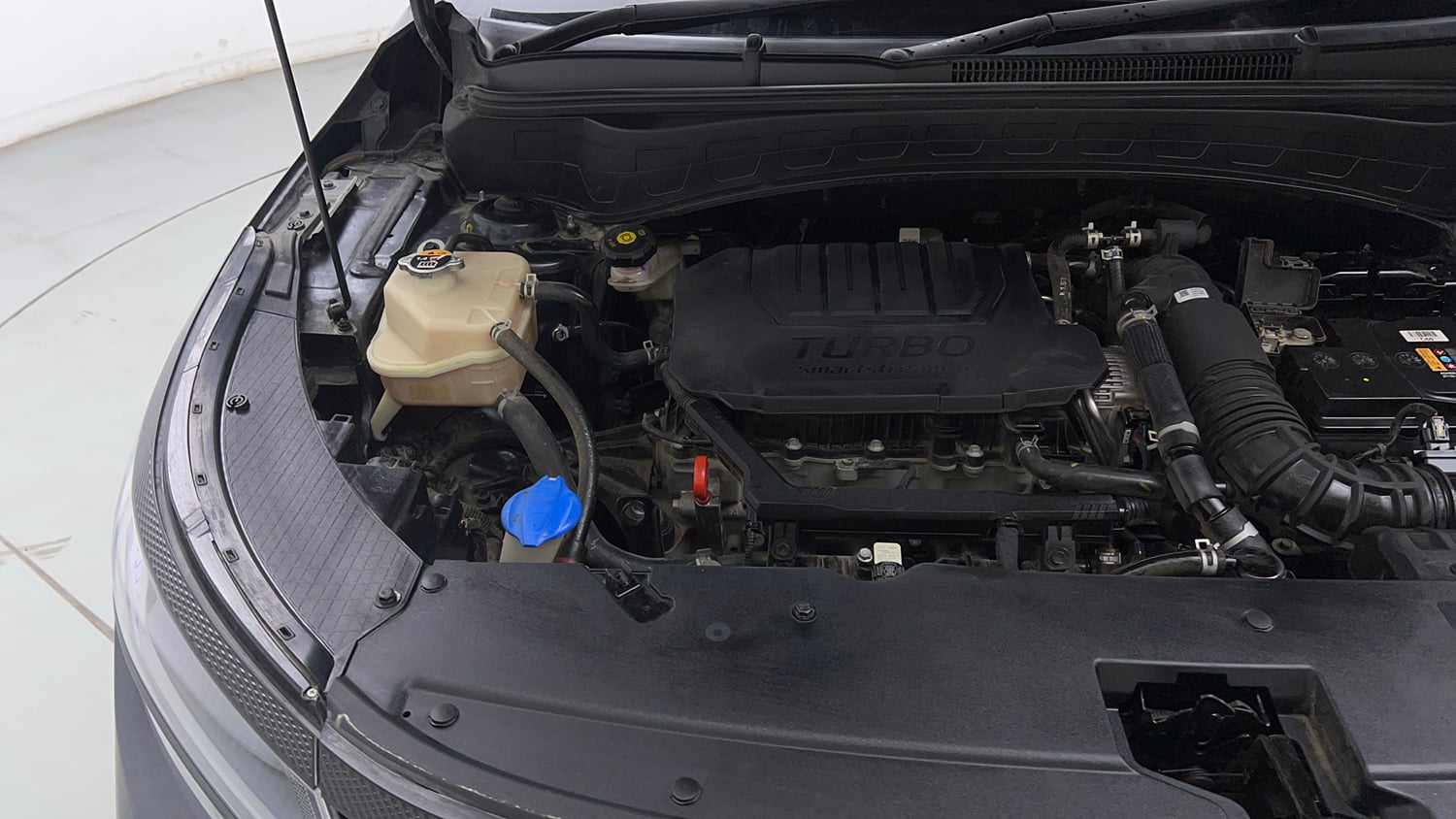 Used 2024 Kia Seltos X Line 1.5 Turbo Petrol DCT Petrol Automatic engine ENGINE RIGHT SIDE VIEW
