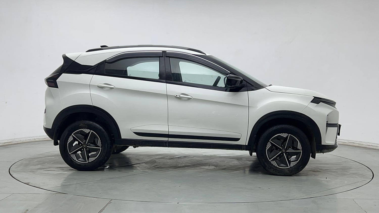 Used 2024 Tata Nexon Creative Plus 1.2 Revotron Petrol 7DCA Petrol Automatic exterior RIGHT SIDE VIEW