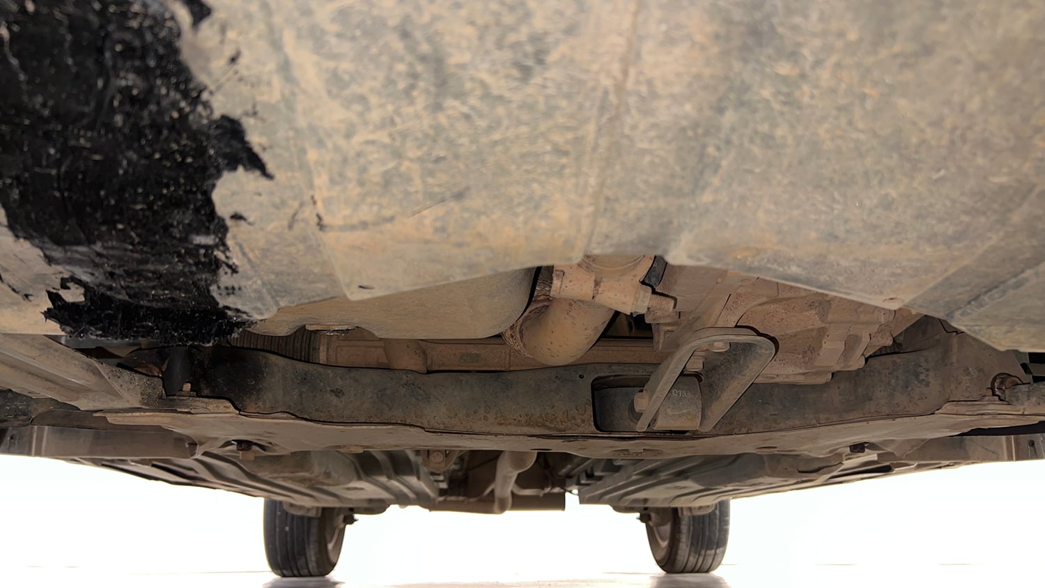 Used 2018 maruti-suzuki Vitara Brezza ZDi Plus AGS Diesel Automatic extra FRONT LEFT UNDERBODY VIEW