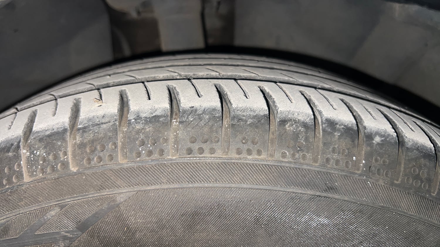 Used 2015 Ford EcoSport Titanium 1.5 Ti-VCT AT Petrol Automatic tyres RIGHT FRONT TYRE TREAD VIEW