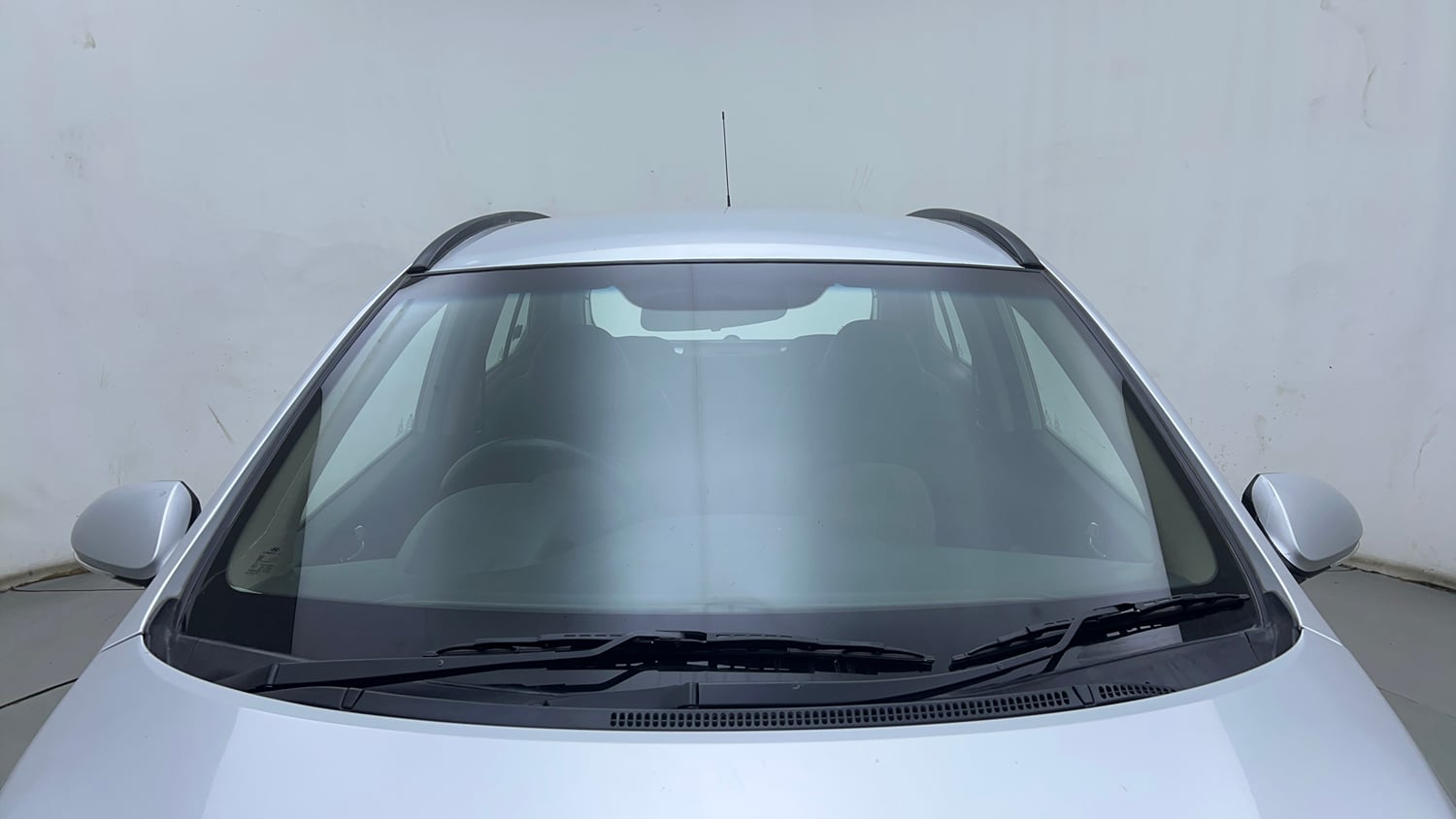 Used 2013 Hyundai Grand i10 Sportz 1.1 CRDi Diesel Manual exterior FRONT WINDSHIELD VIEW