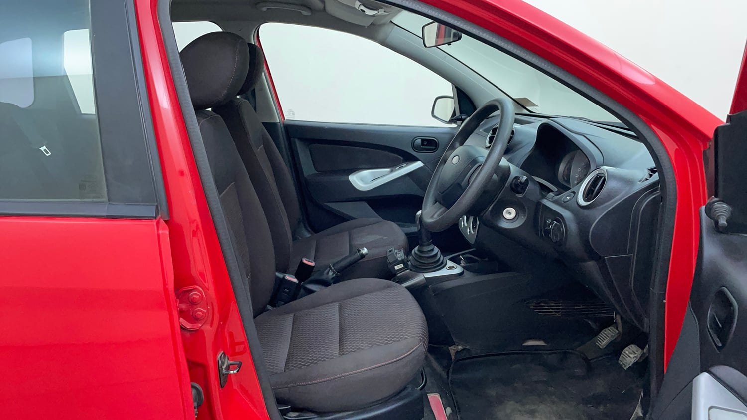 Used 2012 Ford Figo Duratec Petrol ZXI 1.2 Petrol Manual interior RIGHT SIDE FRONT DOOR CABIN VIEW