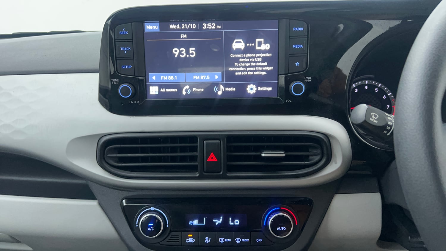 Used 2024 Hyundai Grand i10 Nios Sportz 1.2 Kappa AMT Petrol Automatic interior MUSIC SYSTEM & AC CONTROL VIEW