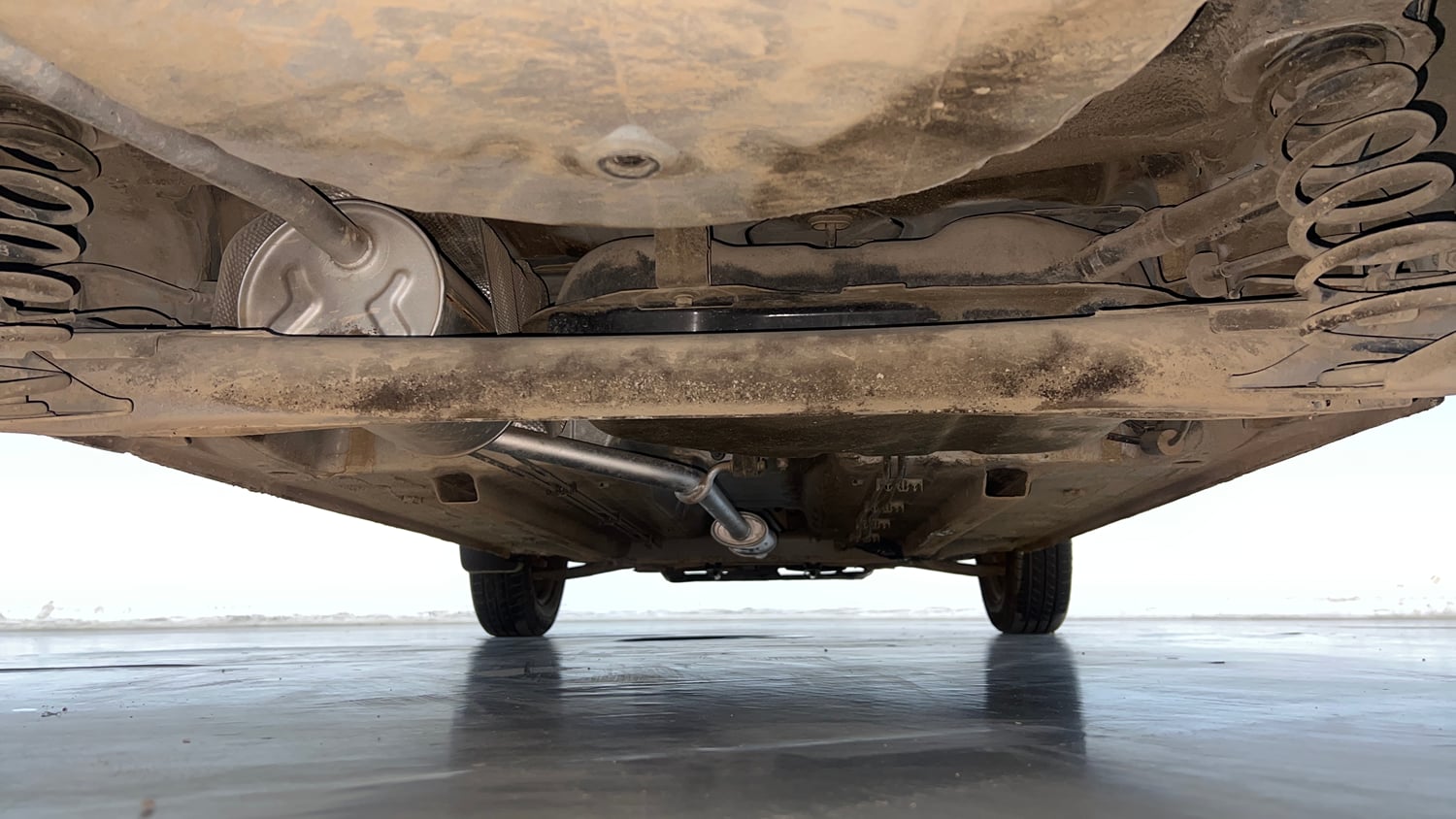 Used 2021 Renault Kwid CLIMBER 1.0 AMT Opt Petrol Automatic extra REAR UNDERBODY VIEW (TAKEN FROM REAR)
