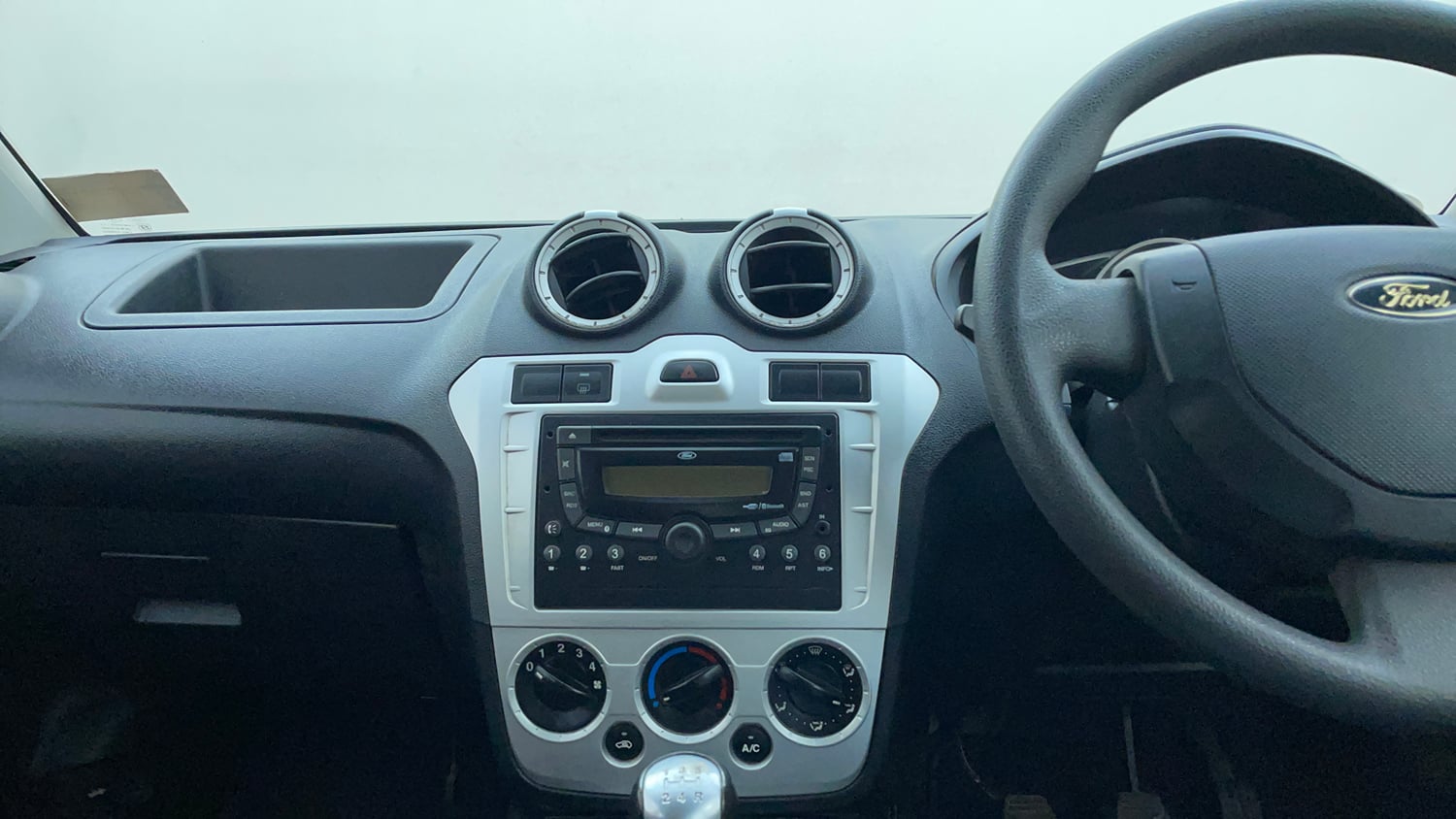 Used 2012 Ford Figo Duratec Petrol ZXI 1.2 Petrol Manual interior MUSIC SYSTEM & AC CONTROL VIEW