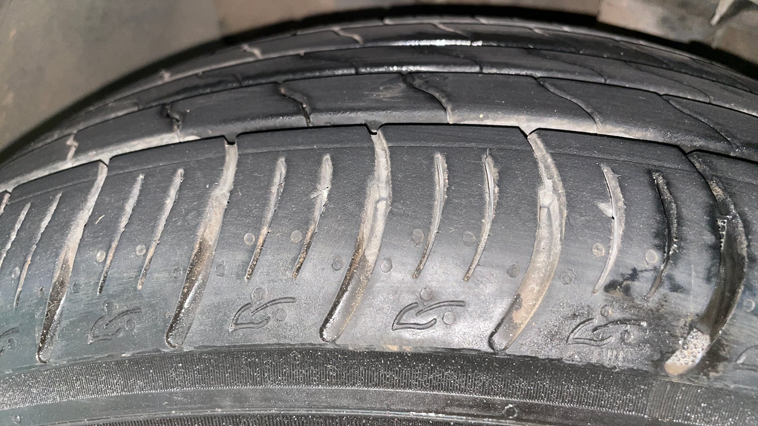 Used 2016 Hyundai Creta 1.6 SX Plus AT Petrol Petrol Automatic tyres LEFT FRONT TYRE TREAD VIEW