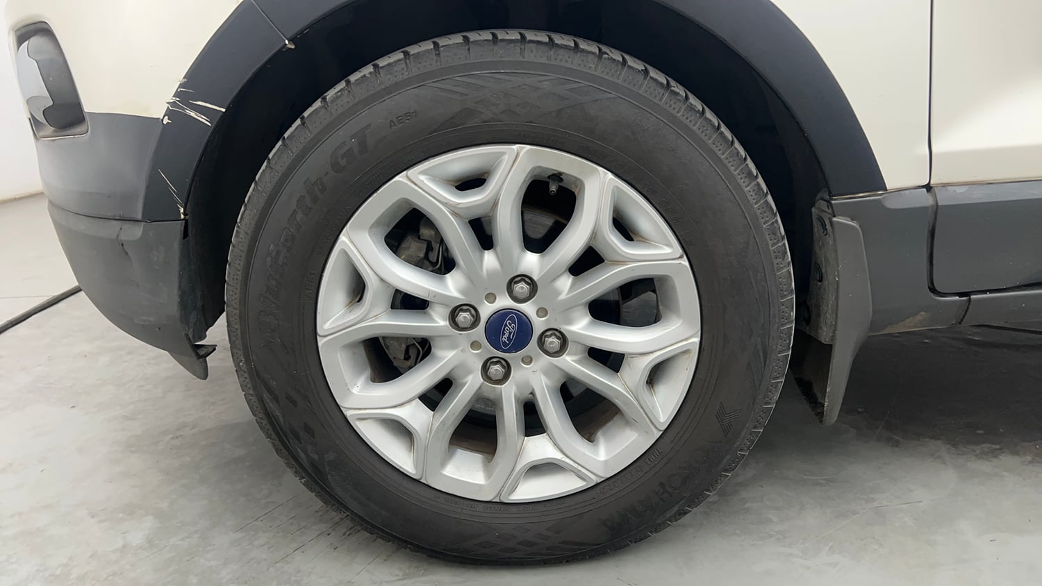 Used 2015 Ford EcoSport Titanium 1.5 Ti-VCT AT Petrol Automatic tyres LEFT FRONT TYRE RIM VIEW