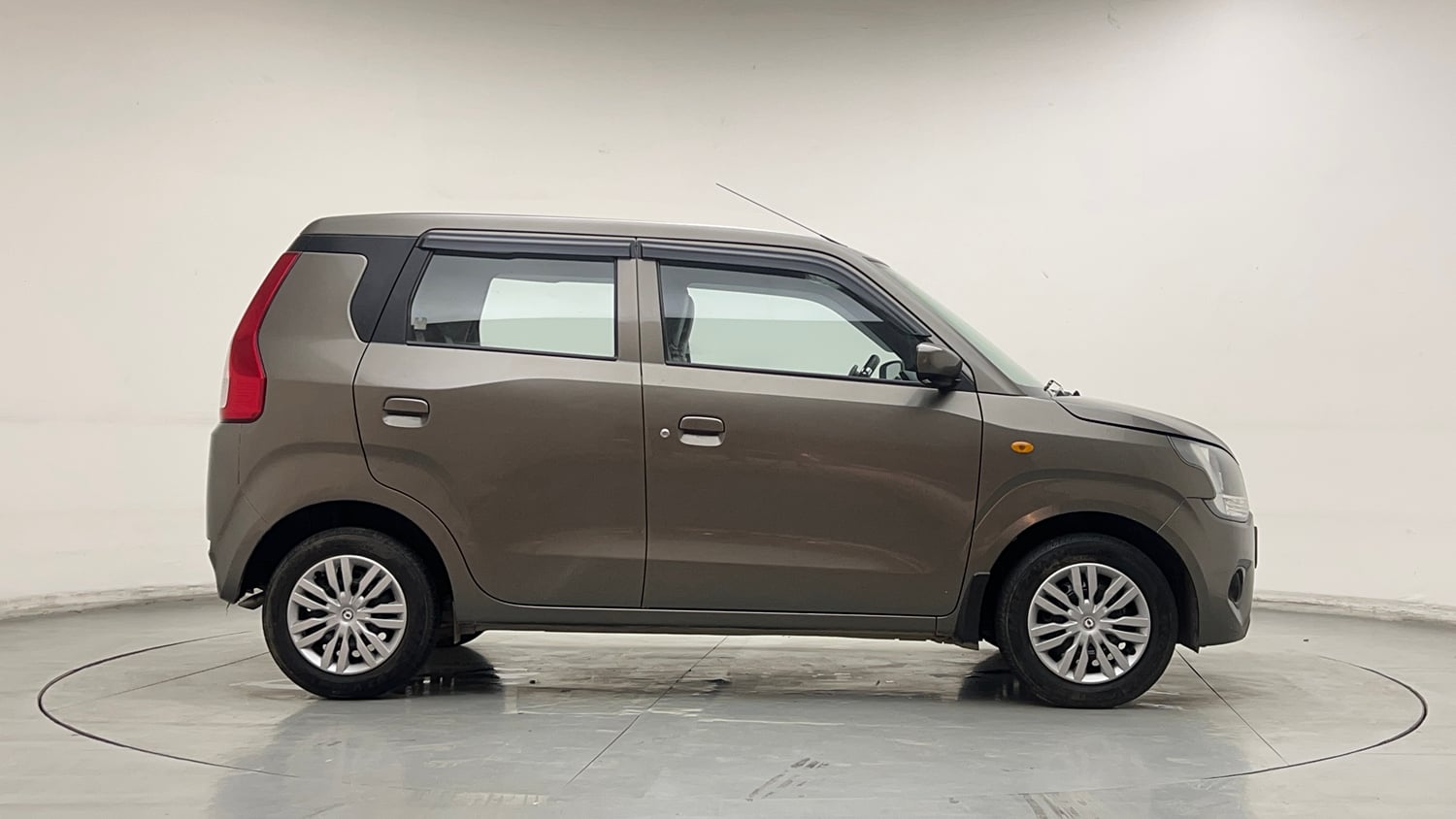 Used 2023 Maruti Suzuki Wagon R VXI 1.0 AGS Petrol Automatic exterior RIGHT SIDE VIEW