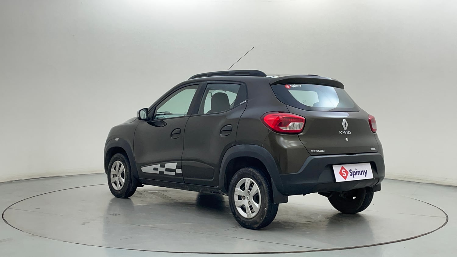 Used 2018 Renault Kwid 1.0 RXT AMT Opt Petrol Automatic exterior LEFT REAR CORNER VIEW