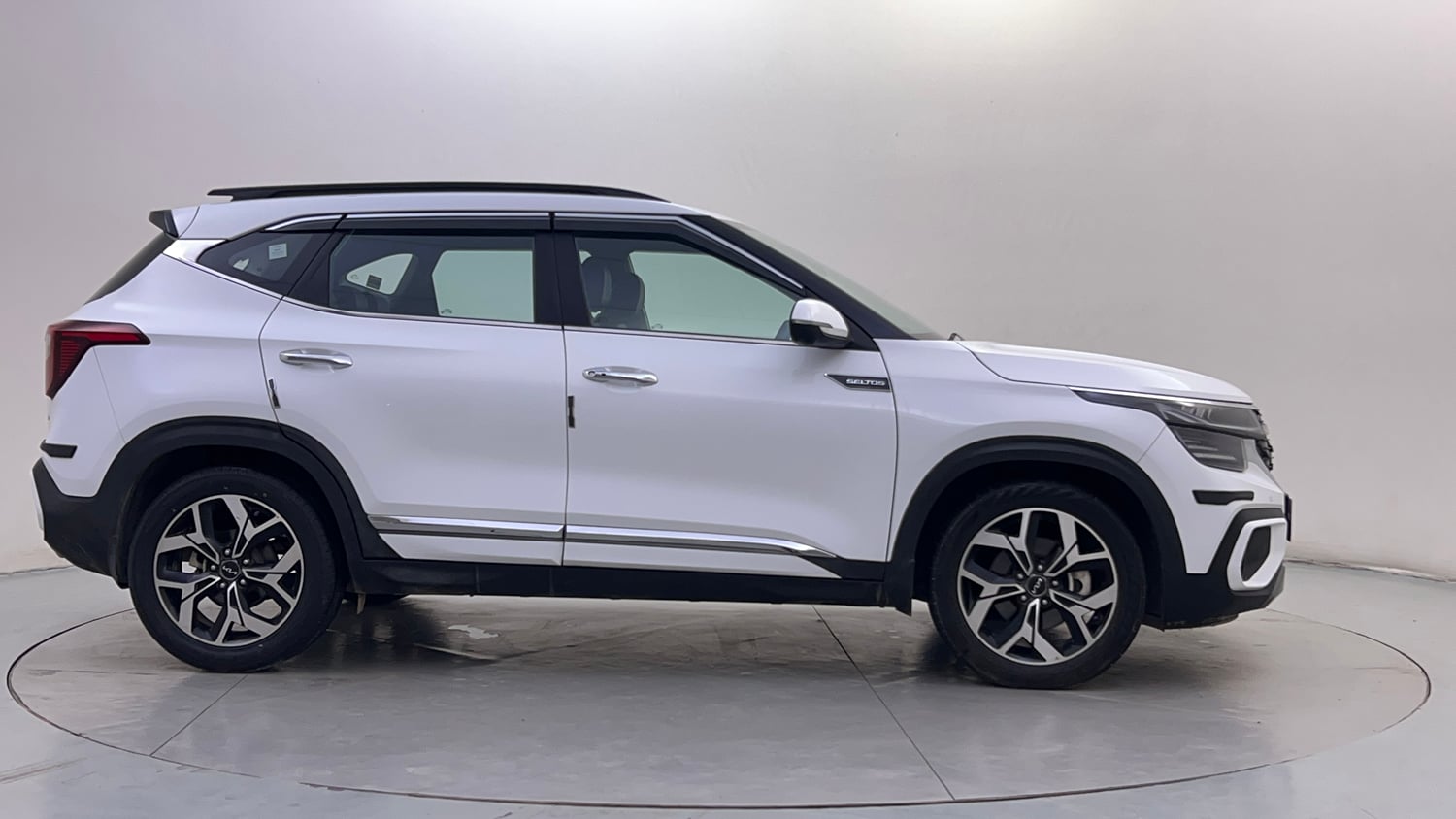 Used 2024 Kia Seltos GTX Plus 1.5 Turbo Petrol DCT Petrol Automatic exterior RIGHT SIDE VIEW