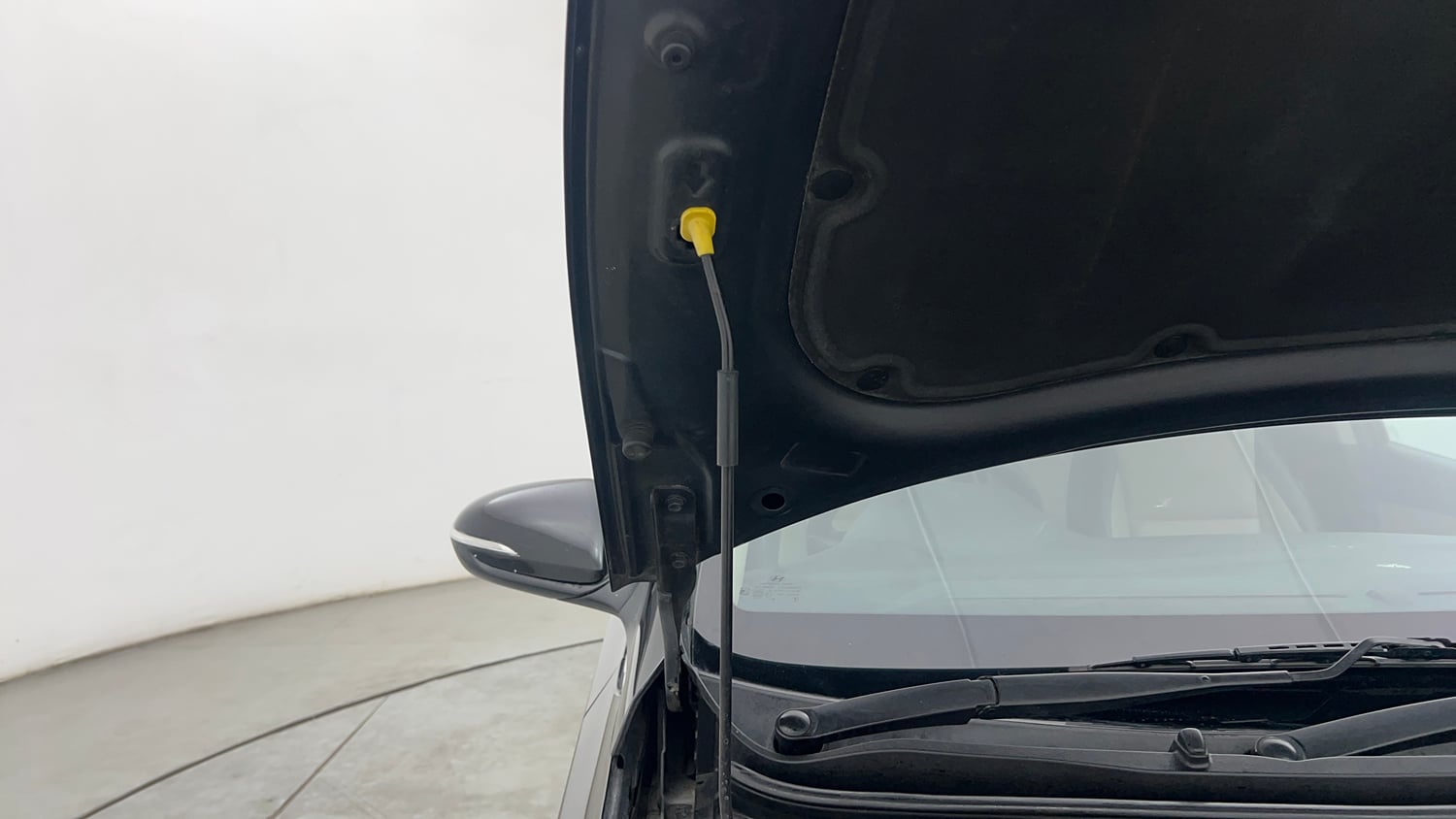 Used 2018 Hyundai Verna SX (O) 1.6 VTVT AT Petrol Automatic engine ENGINE RIGHT SIDE HINGE & APRON VIEW