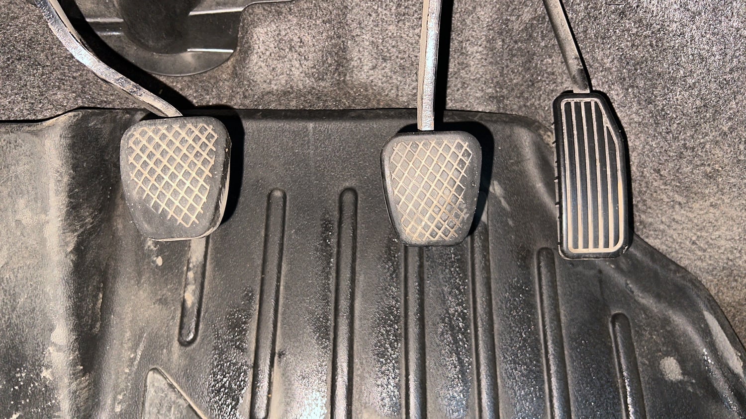 Used 2014 Honda Amaze 1.2 SX i-VTEC Petrol Manual interior PEDALS VIEW