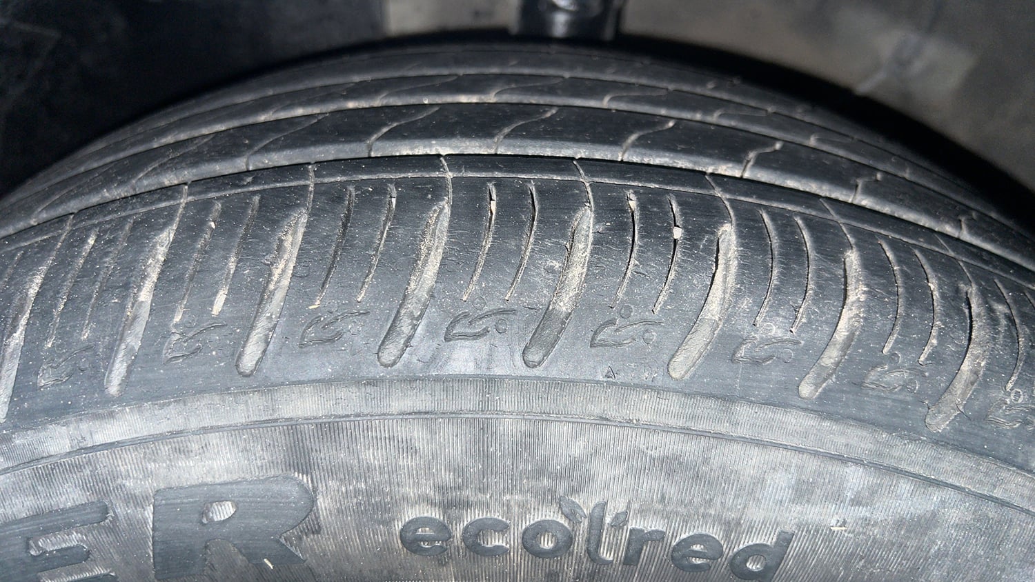 Used 2023 Kia Sonet GTX Plus 1.0 Turbo Petrol DCT Petrol Automatic tyres LEFT FRONT TYRE TREAD VIEW