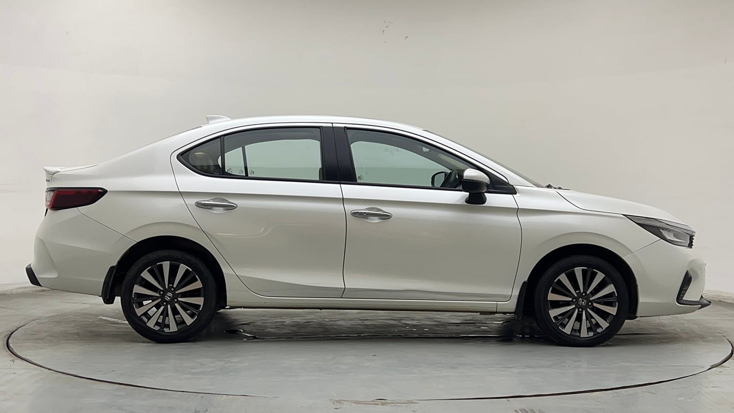 Used 2024 Honda City ZX Petrol CVT Petrol Automatic exterior RIGHT SIDE VIEW