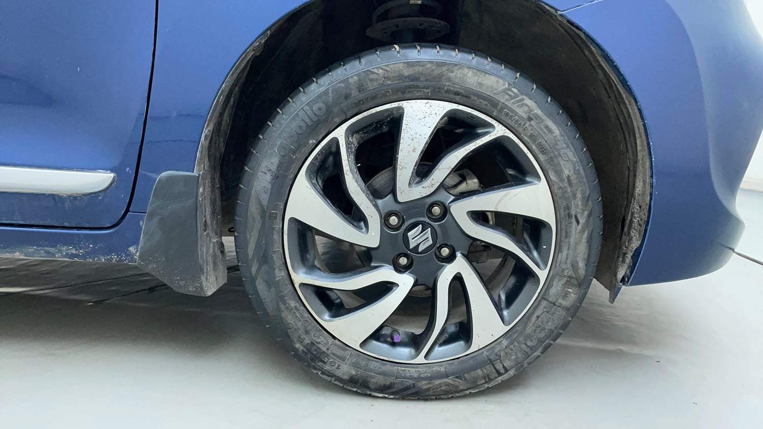 Used 2019 Maruti Suzuki Baleno Zeta 1.2 Petrol Manual tyres RIGHT FRONT TYRE RIM VIEW