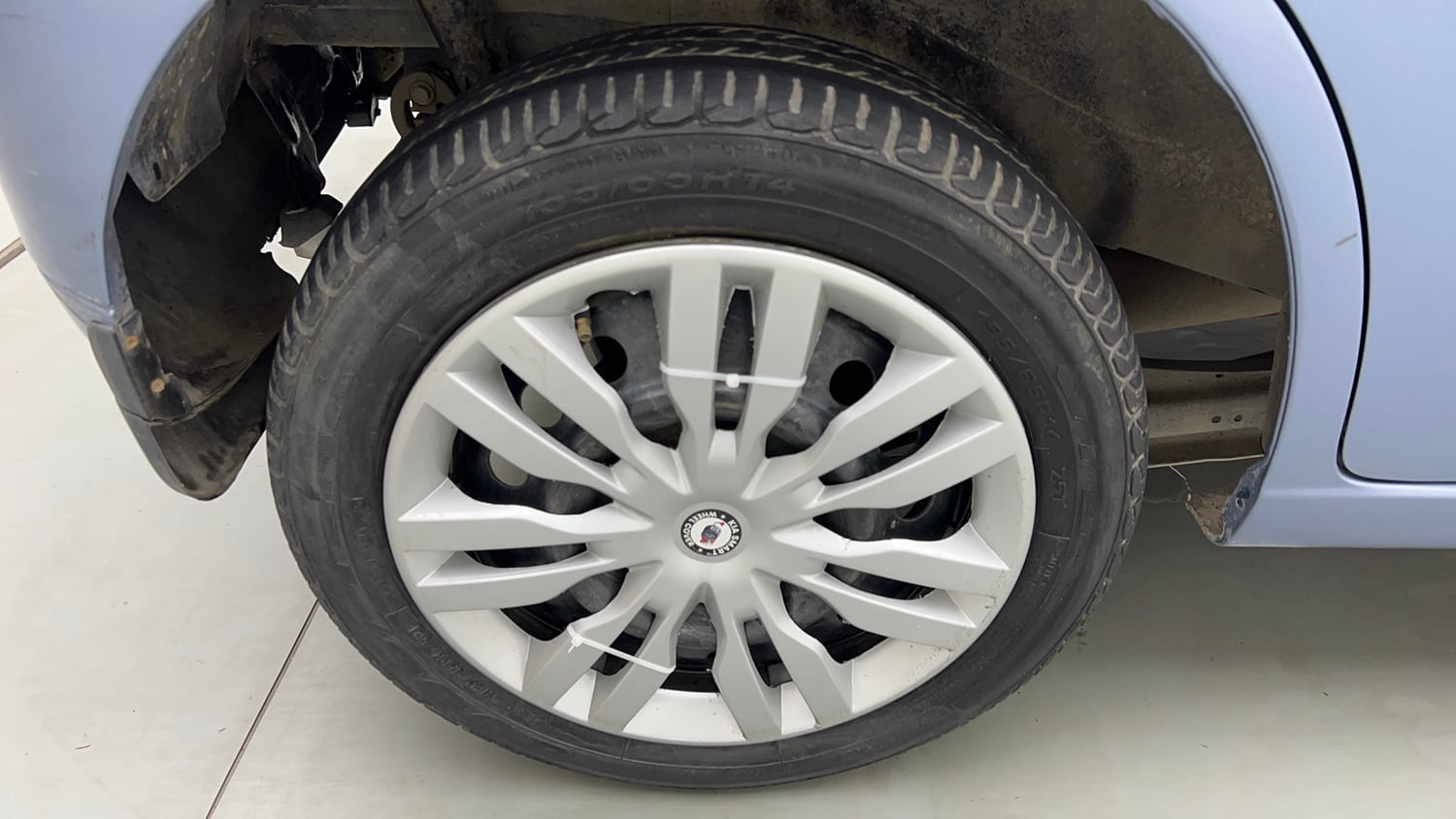 Used 2013 Maruti Suzuki Wagon R VXI Petrol Manual tyres RIGHT REAR TYRE RIM VIEW